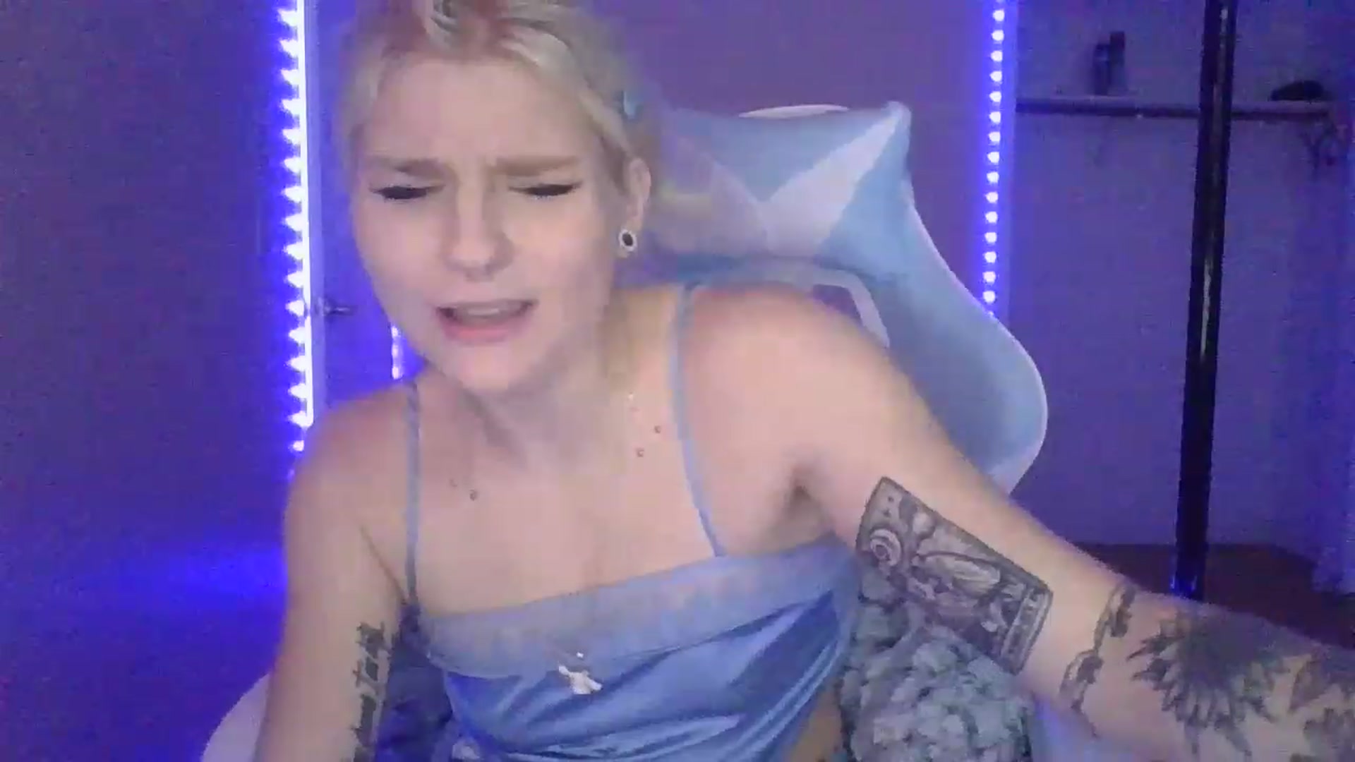 Gallery image thumbnail from DuckChan0's myfreecams stream on, 01/31/2023, 16:06 image 7 of 20