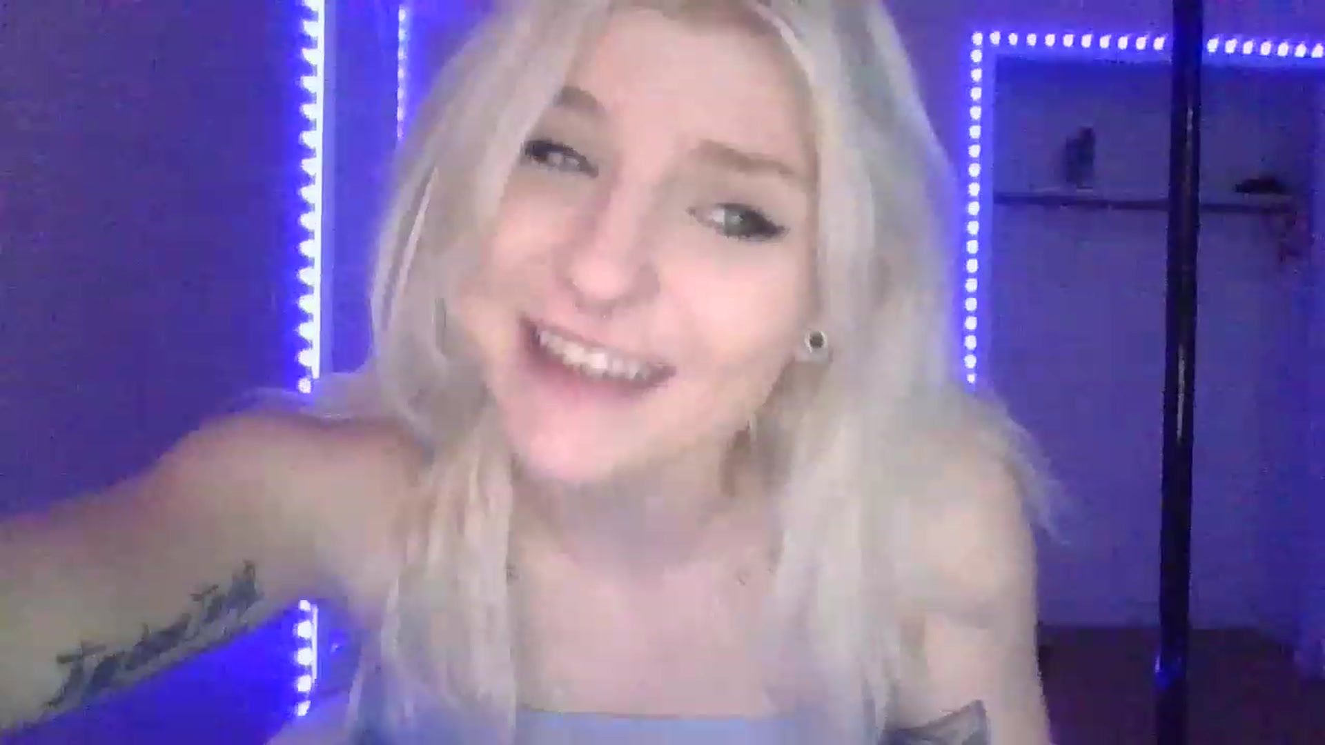 Gallery image thumbnail from DuckChan0's myfreecams stream on, 01/31/2023, 16:06 image 3 of 20