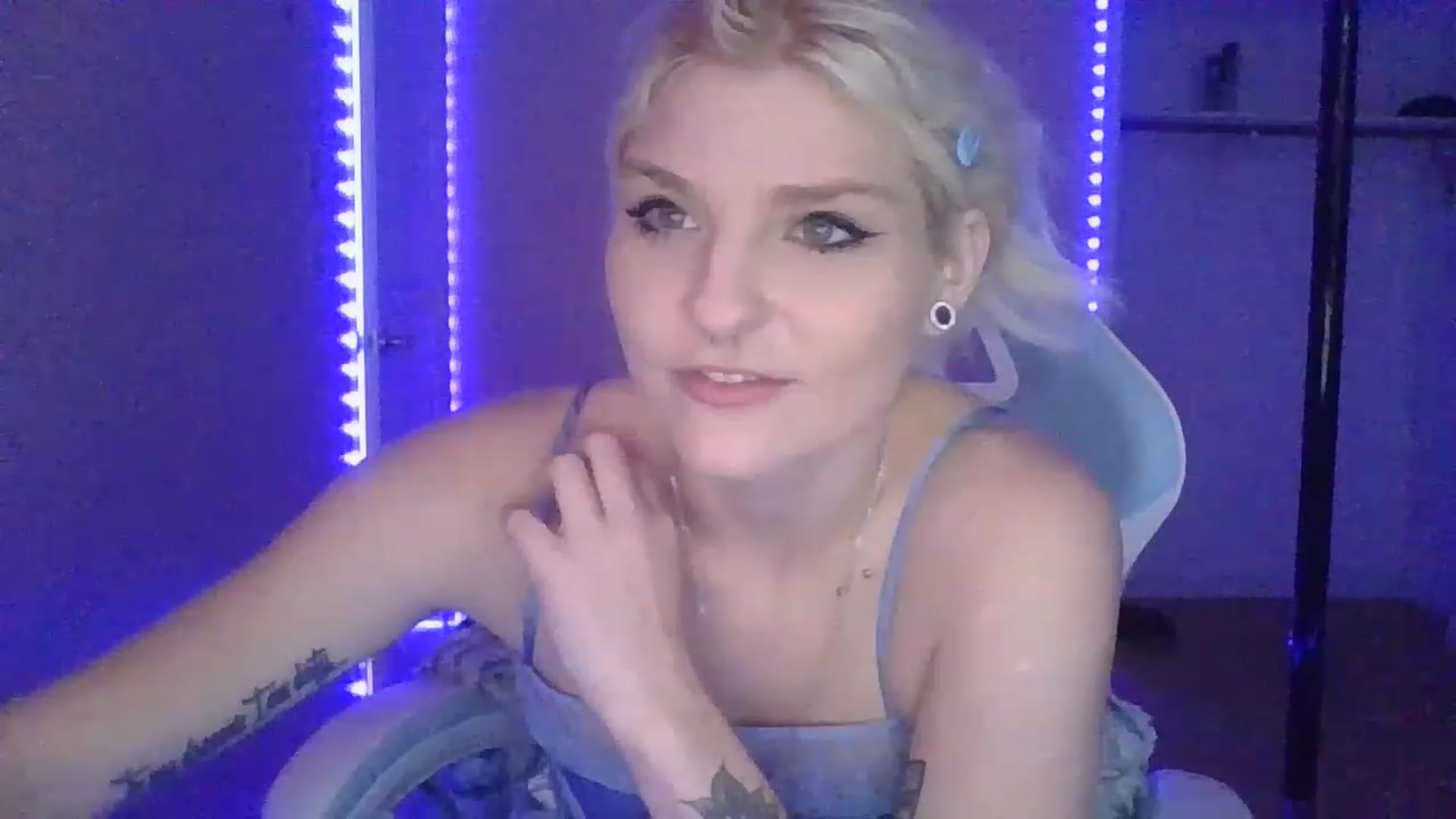 Gallery image thumbnail from DuckChan0's myfreecams stream on, 01/31/2023, 16:06 image 6 of 20