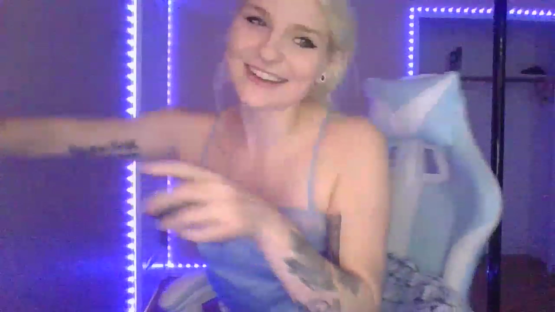 Gallery image thumbnail from DuckChan0's myfreecams stream on, 01/31/2023, 16:06 image 12 of 20