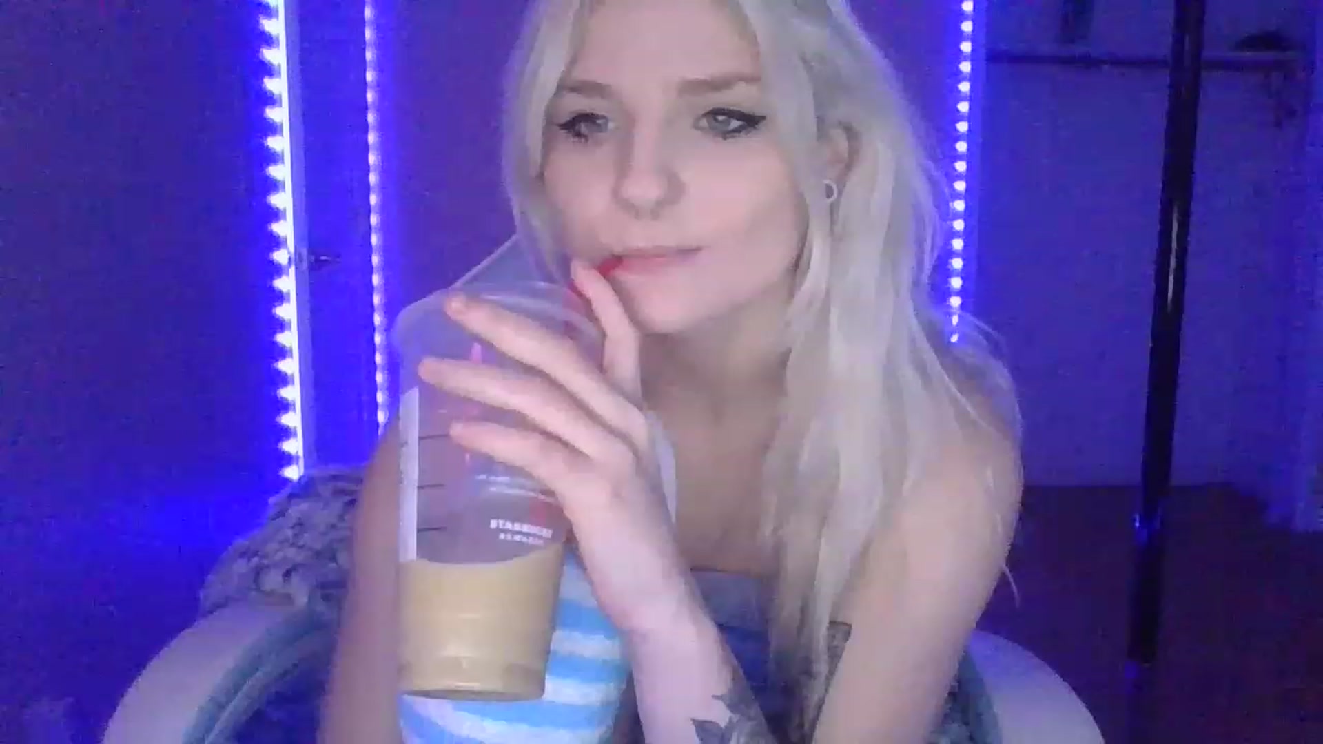 Gallery image thumbnail from DuckChan0's myfreecams stream on, 01/31/2023, 16:06 image 4 of 20