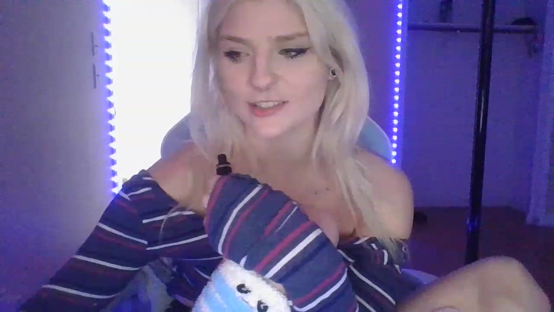 Gallery image thumbnail from DuckChan0's myfreecams stream on, 01/31/2023, 17:37 image 3 of 20