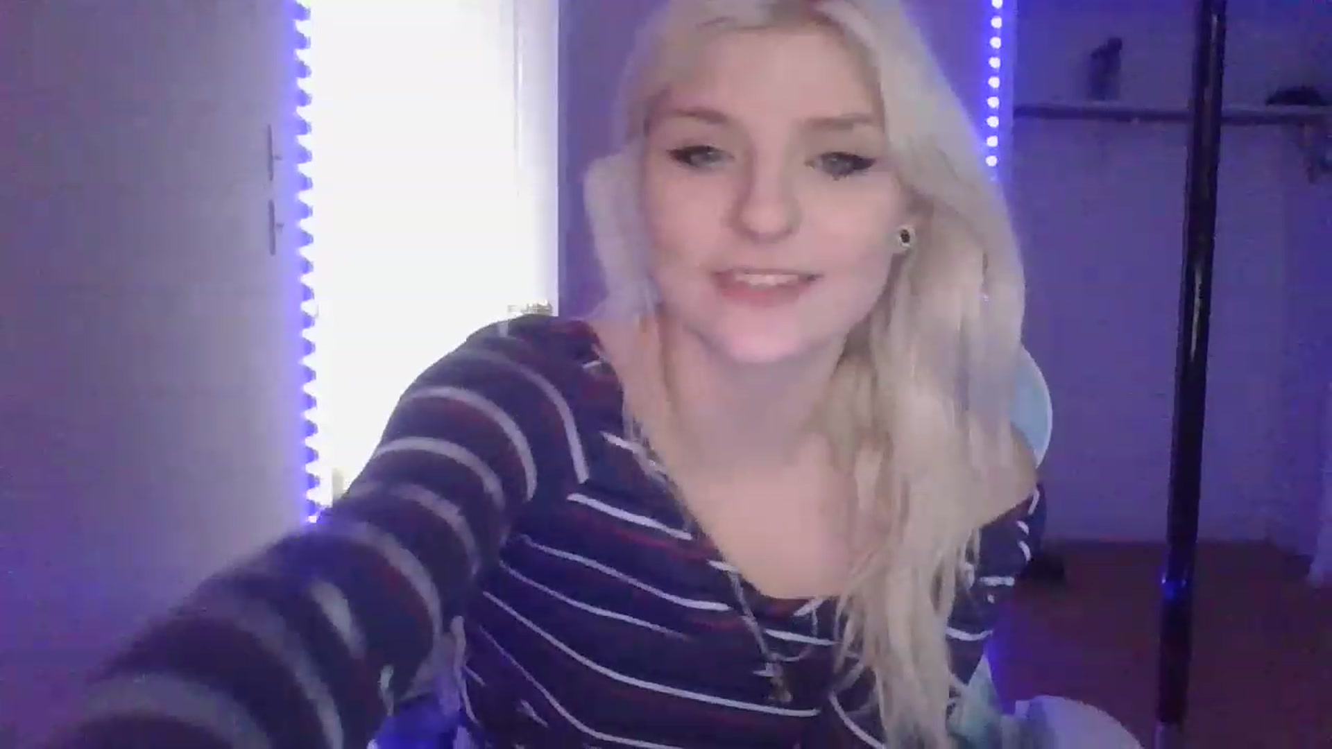 Gallery image thumbnail from DuckChan0's myfreecams stream on, 01/31/2023, 17:37 image 17 of 20