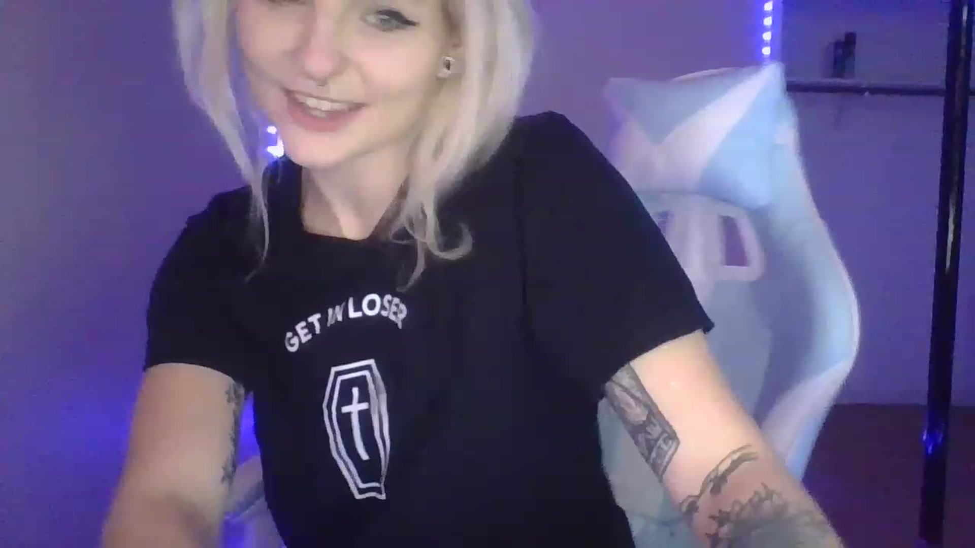 Gallery image thumbnail from DuckChan0's myfreecams stream on, 02/01/2023, 16:01 image 10 of 20
