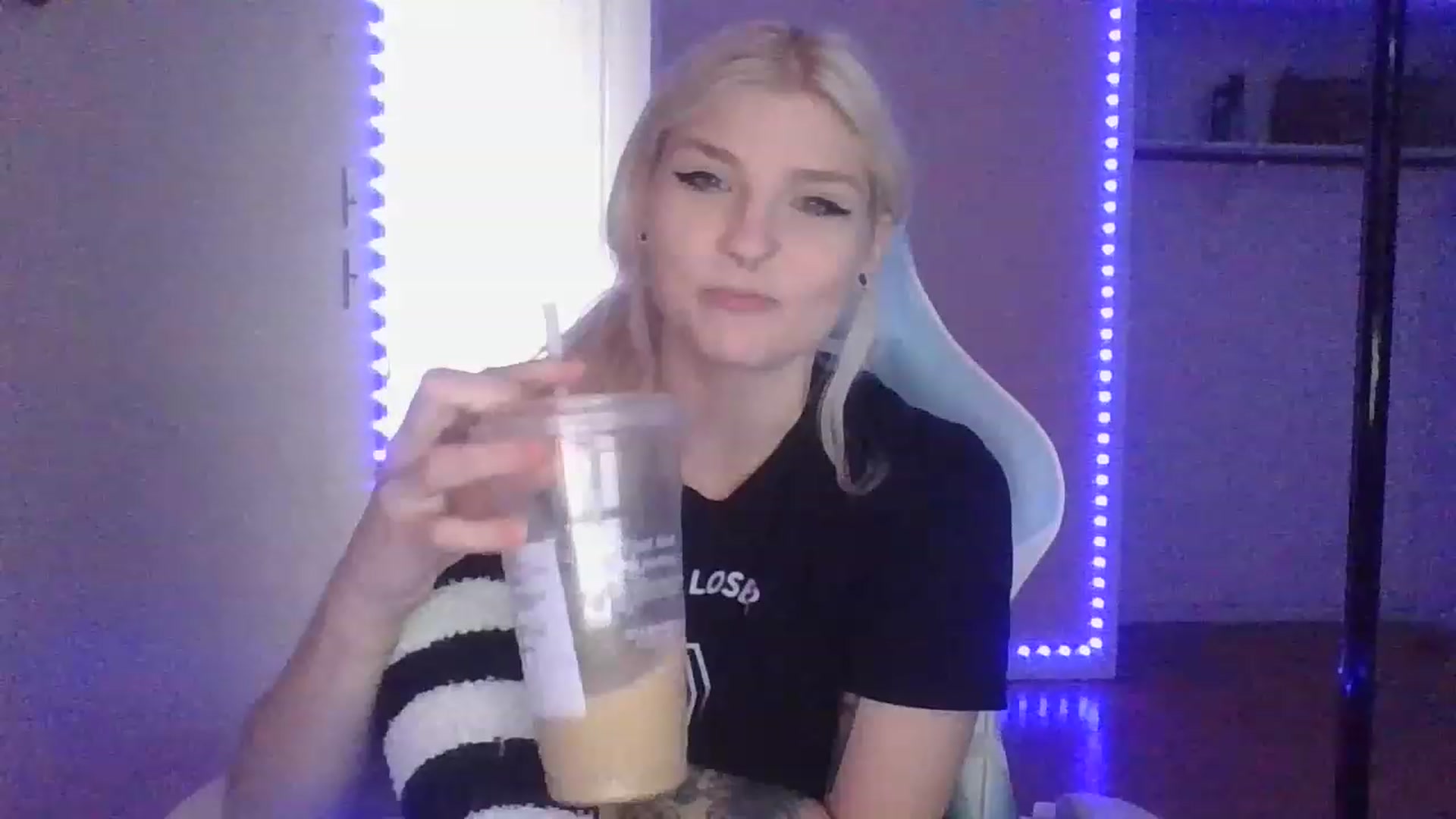 Gallery image thumbnail from DuckChan0's myfreecams stream on, 02/01/2023, 16:01 image 1 of 20