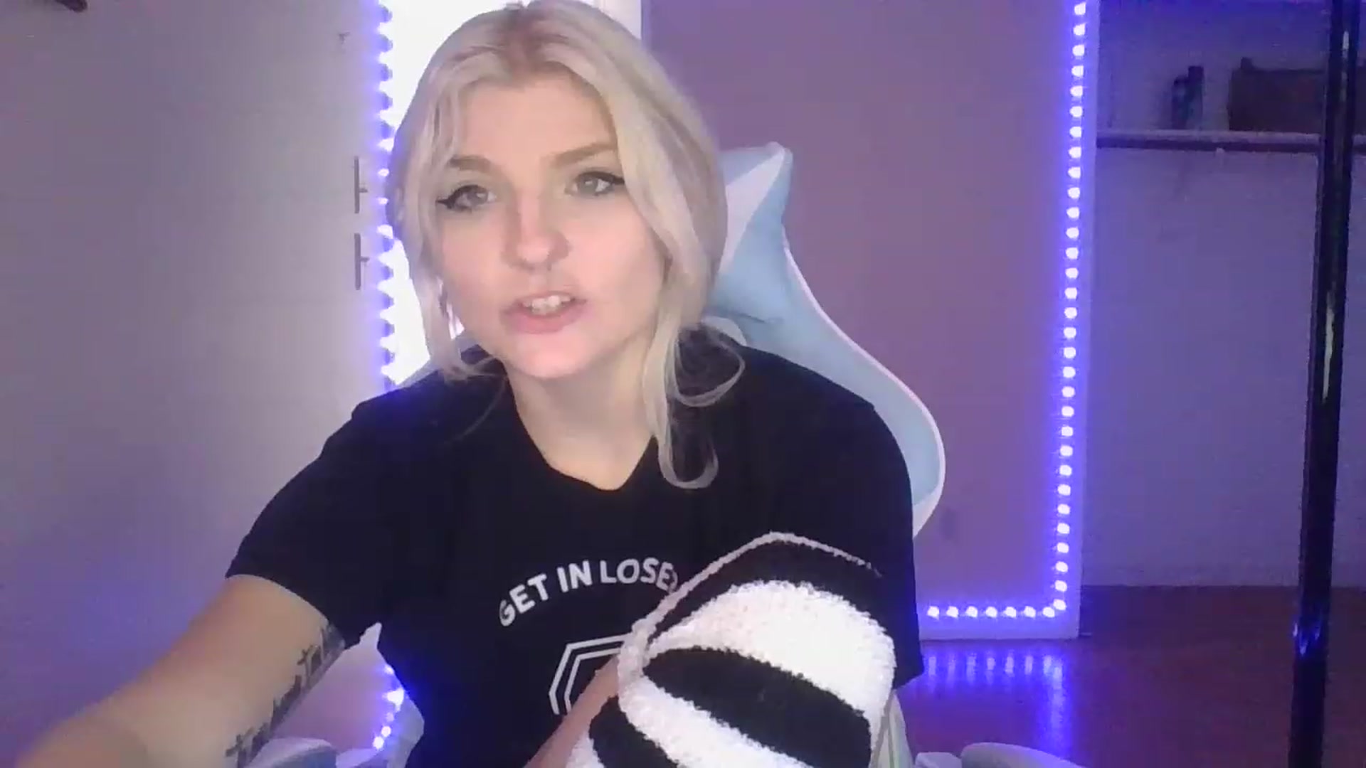 Gallery image thumbnail from DuckChan0's myfreecams stream on, 02/01/2023, 16:01 image 2 of 20