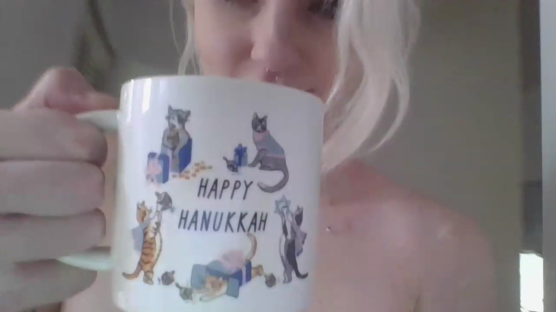 Gallery image thumbnail from DuckChan0's myfreecams stream on, 02/01/2023, 17:44 image 11 of 20