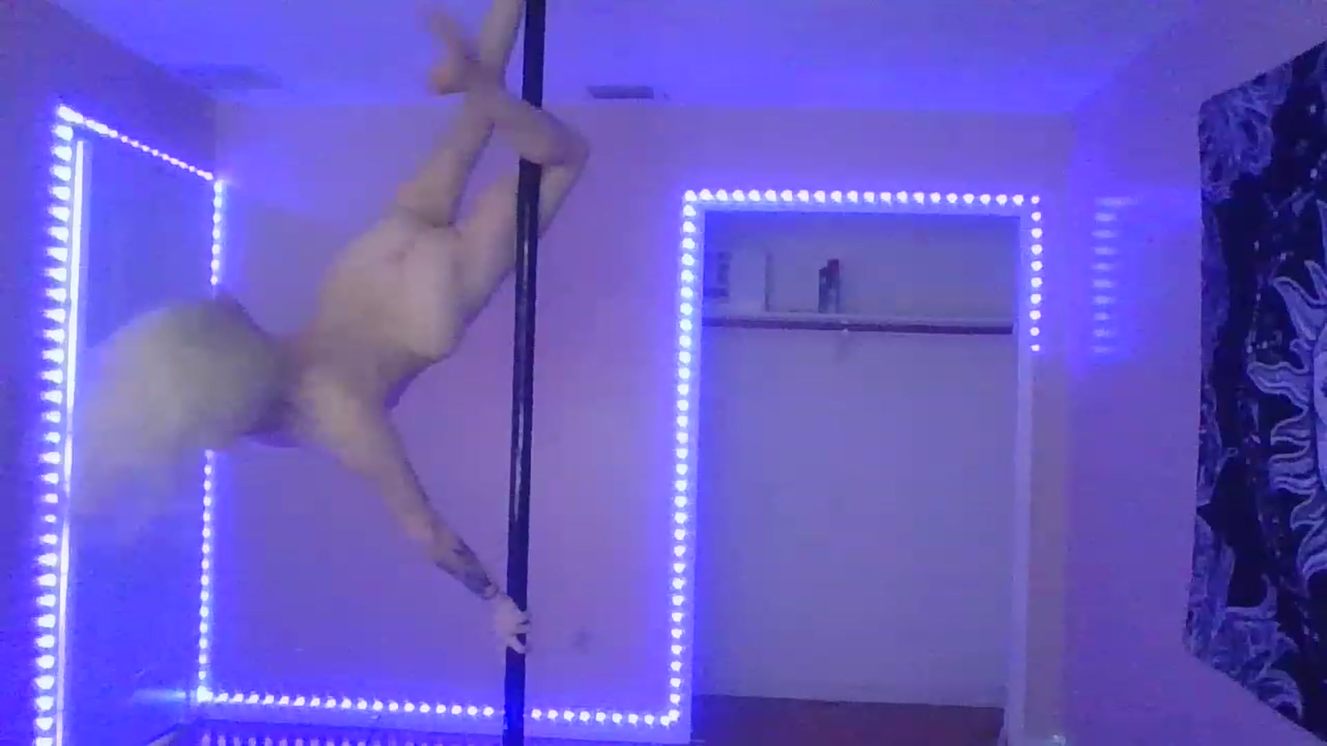 Gallery image thumbnail from DuckChan0's myfreecams stream on, 02/01/2023, 17:44 image 4 of 20