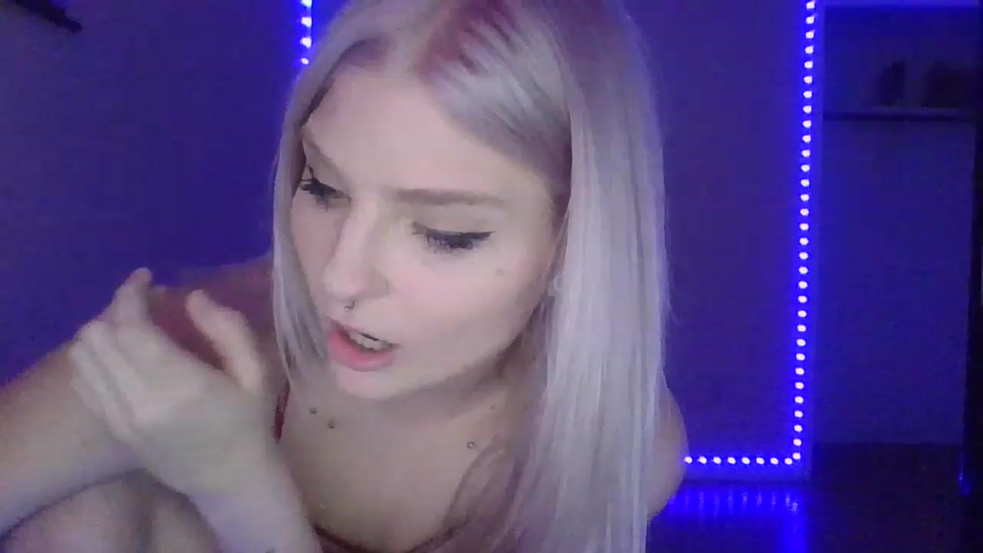 Gallery image thumbnail from DuckChan0's myfreecams stream on, 02/02/2023, 18:38 image 10 of 20