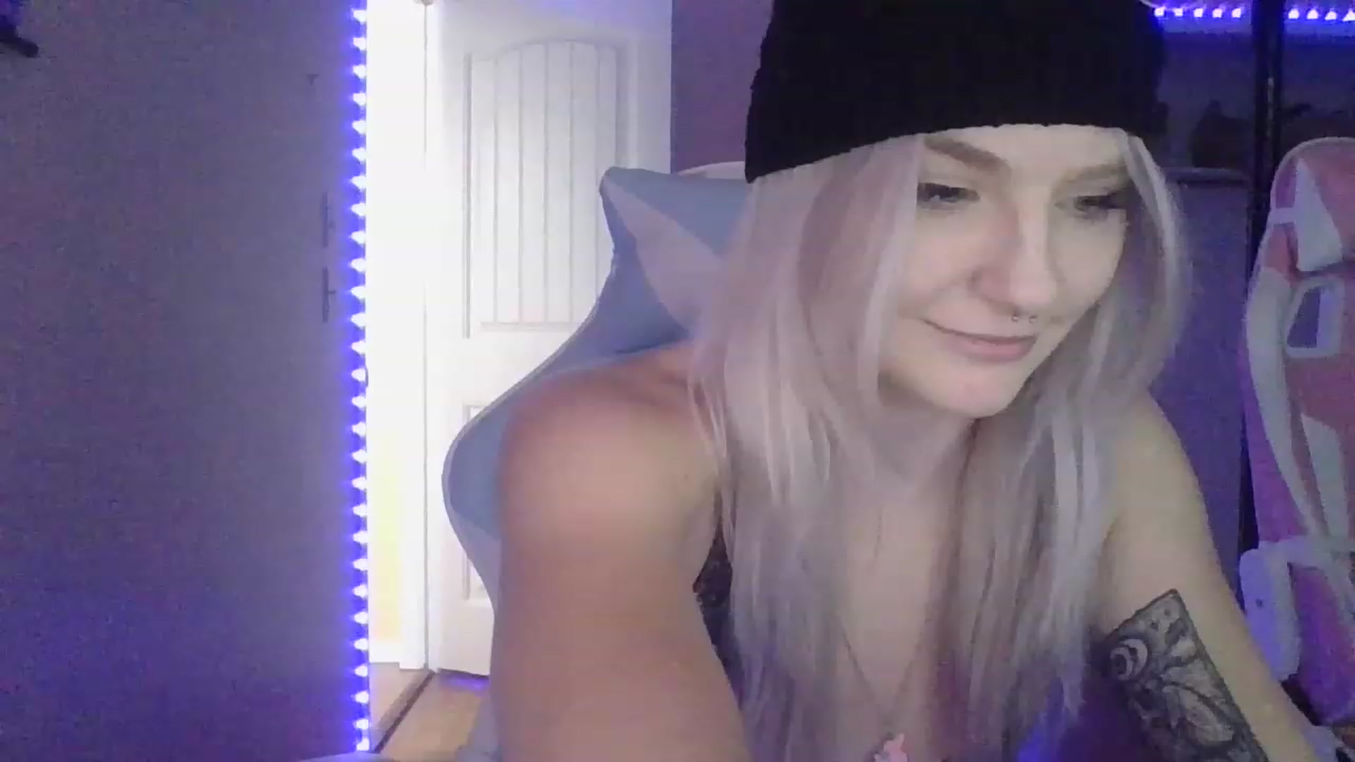 Gallery image thumbnail from DuckChan0's myfreecams stream on, 02/03/2023, 16:14 image 7 of 20