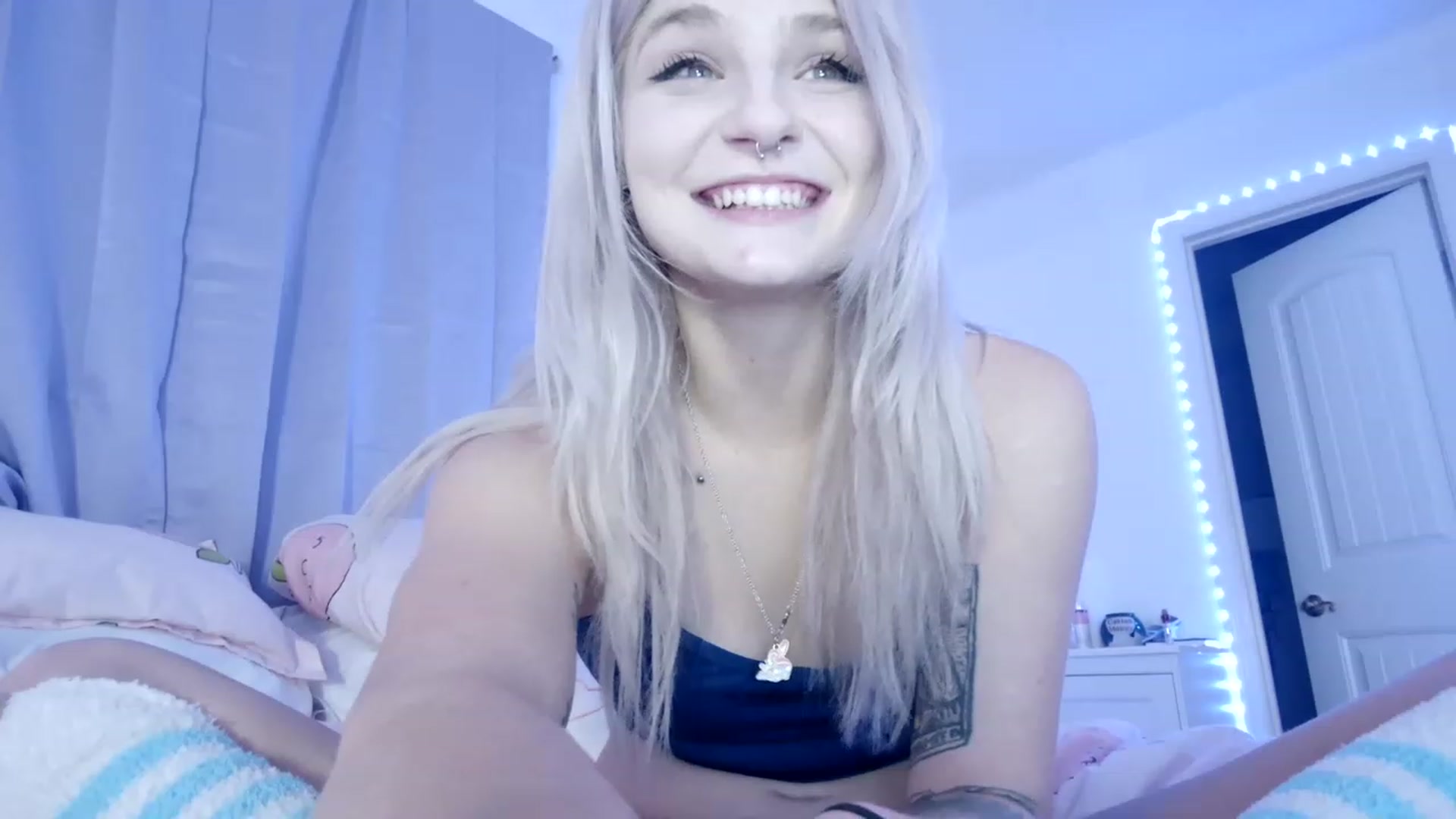 Gallery image thumbnail from DuckChan0's myfreecams stream on, 02/04/2023, 24:48 image 13 of 20