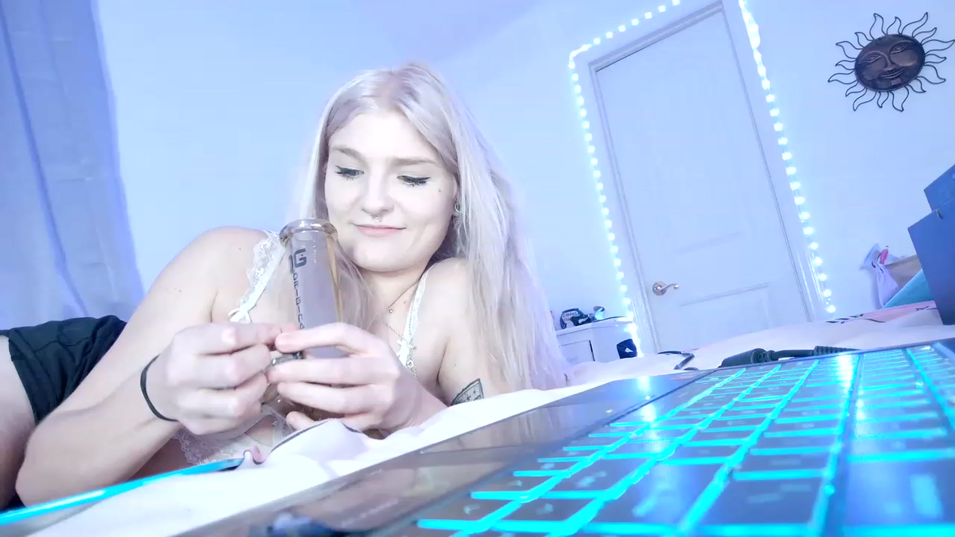 Gallery image thumbnail from DuckChan0's myfreecams stream on, 02/05/2023, 24:12 image 11 of 20