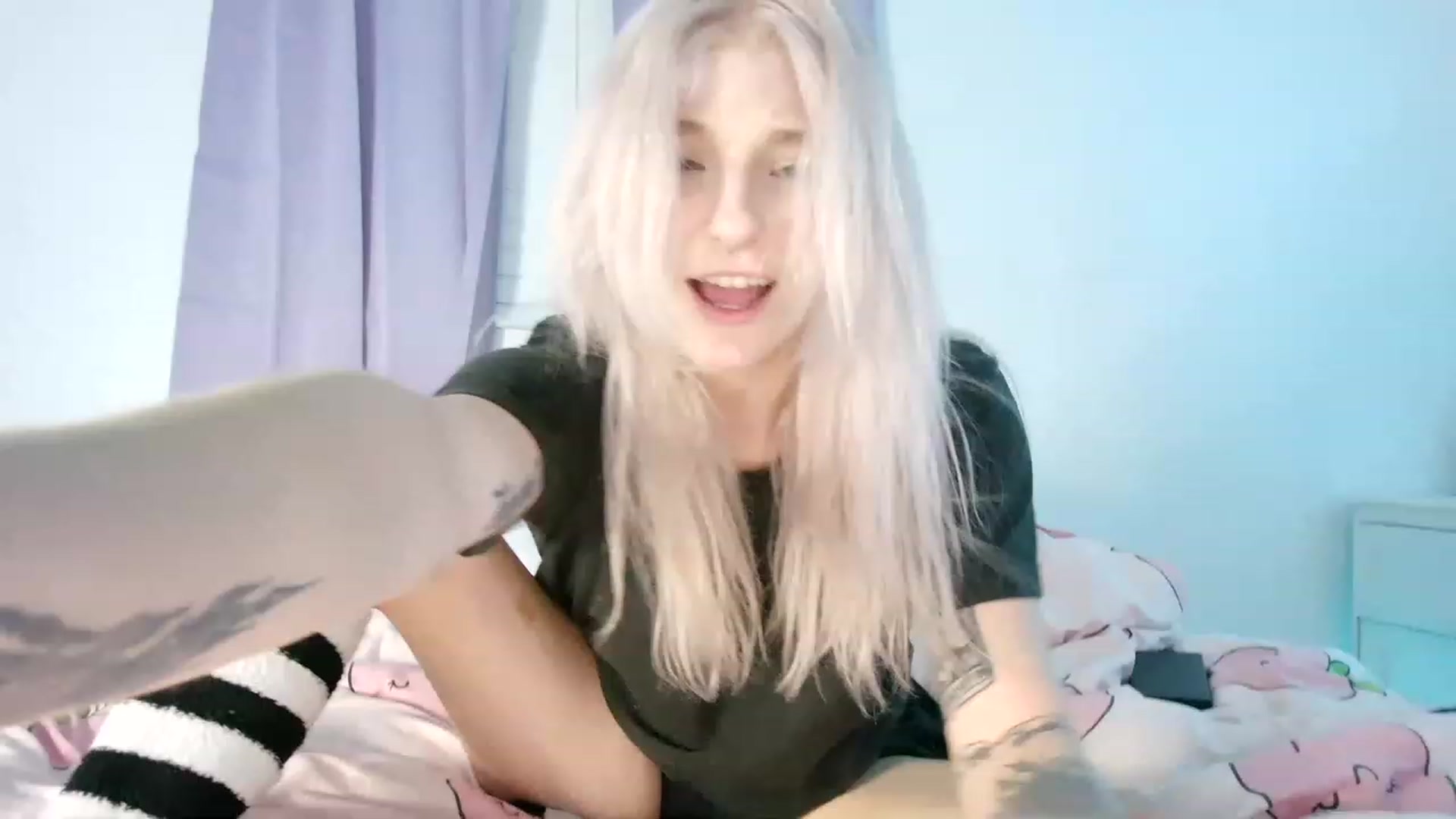 Gallery image thumbnail from DuckChan0's myfreecams stream on, 02/05/2023, 02:02 image 3 of 20