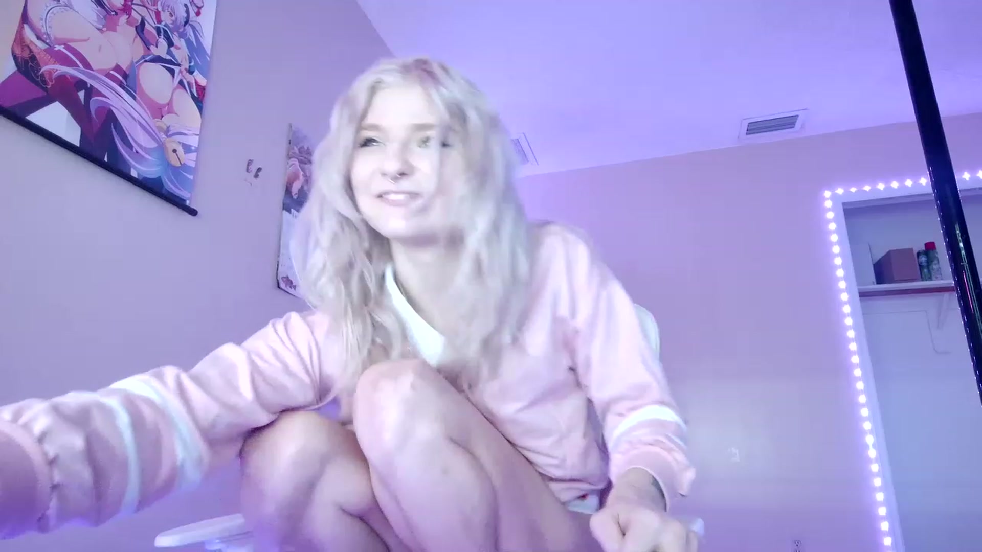 Gallery image thumbnail from DuckChan0's myfreecams stream on, 02/06/2023, 17:02 image 15 of 20