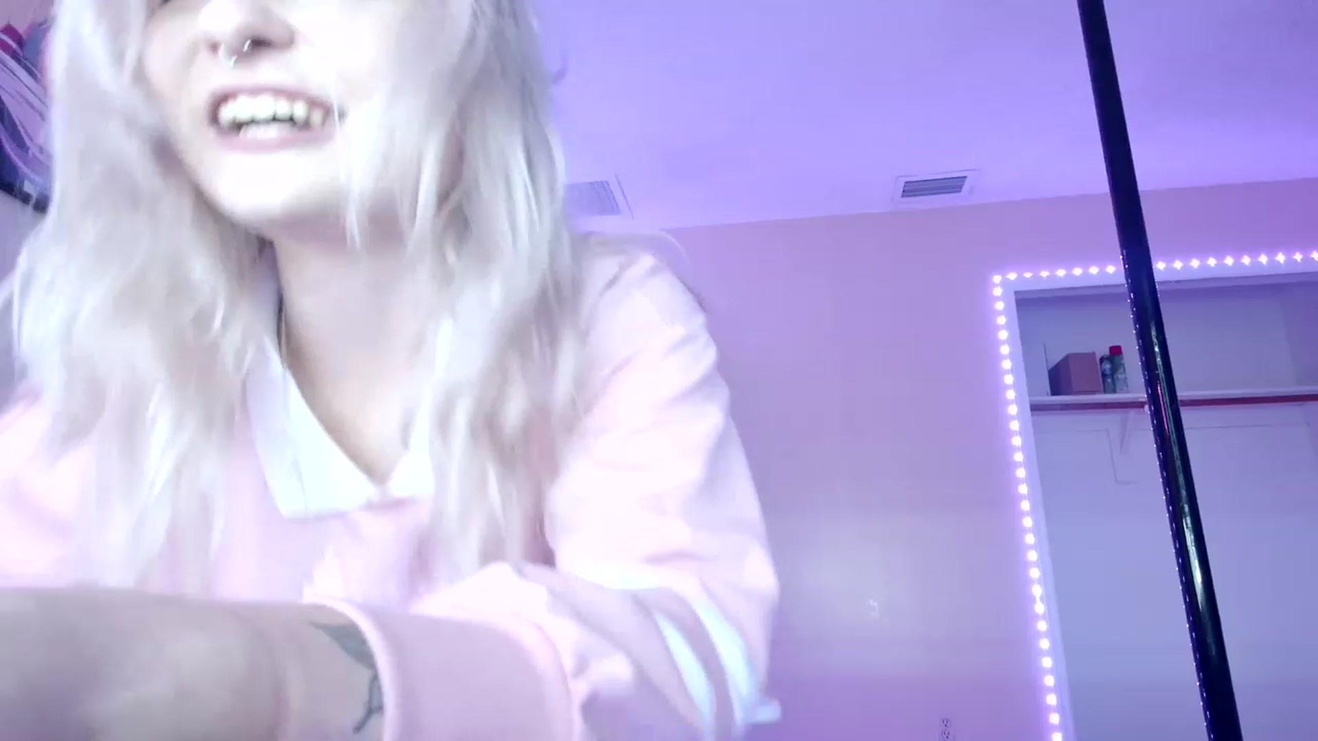 Gallery image thumbnail from DuckChan0's myfreecams stream on, 02/06/2023, 17:02 image 19 of 20
