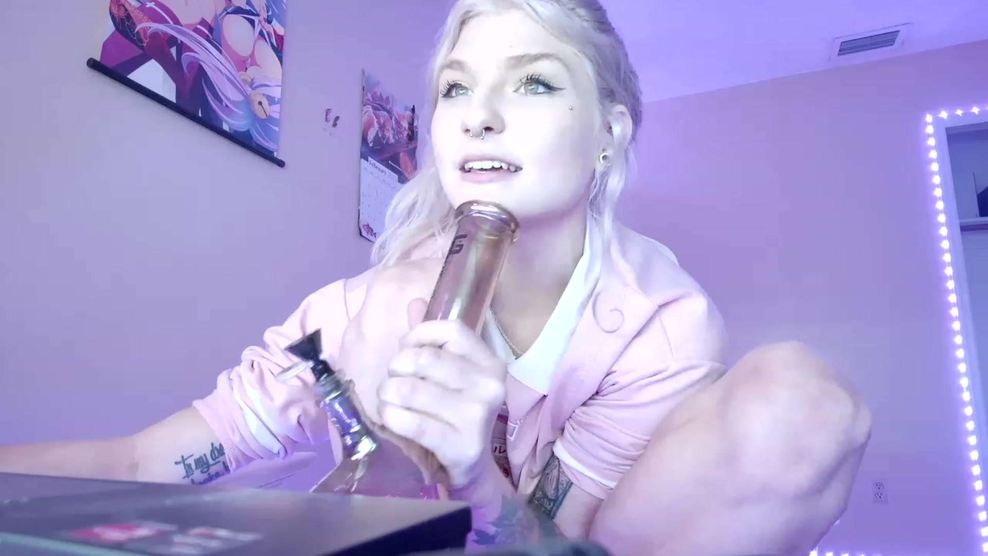 Gallery image thumbnail from DuckChan0's myfreecams stream on, 02/06/2023, 18:04 image 14 of 20