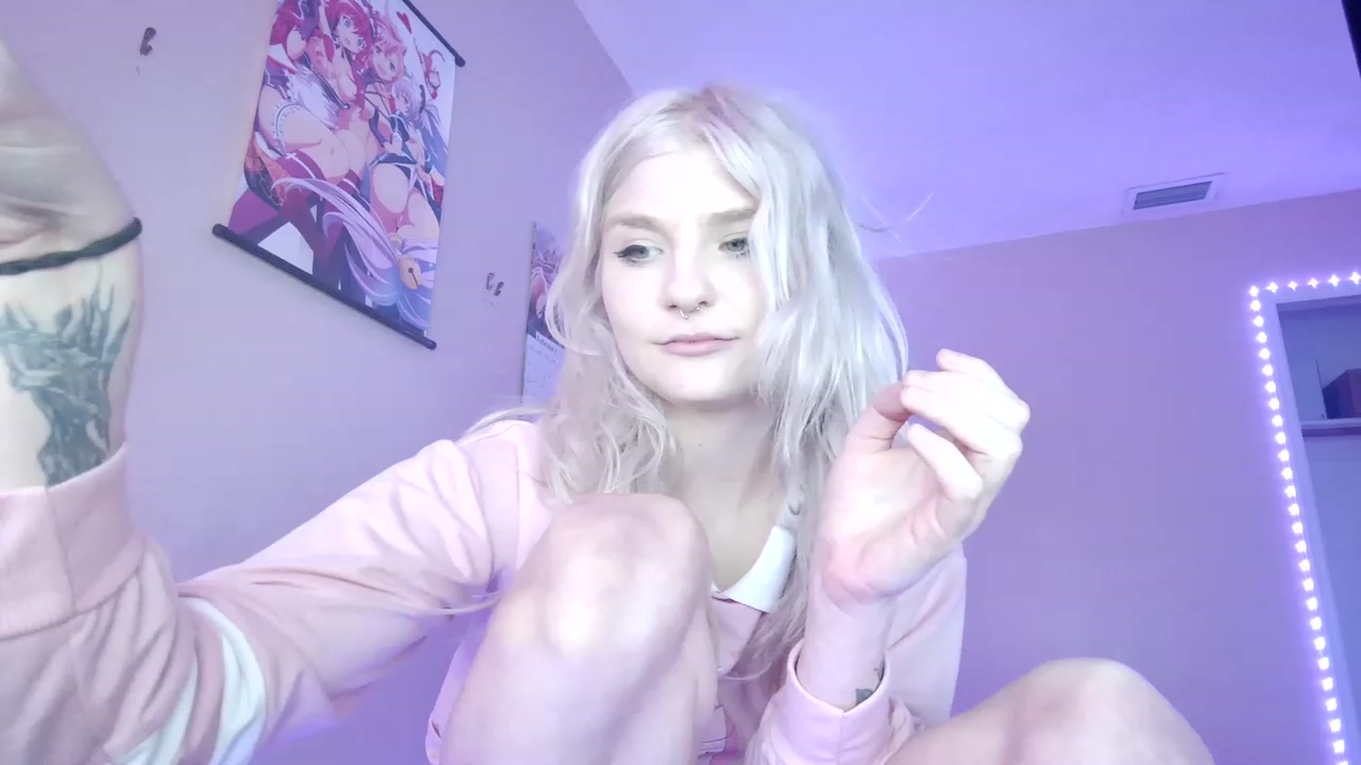Gallery image thumbnail from DuckChan0's myfreecams stream on, 02/06/2023, 18:45 image 13 of 20
