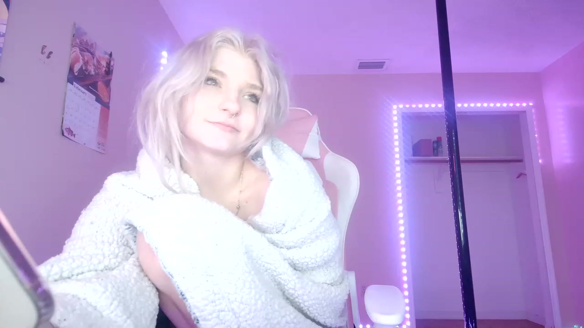 Gallery image thumbnail from DuckChan0's myfreecams stream on, 02/06/2023, 19:51 image 15 of 20