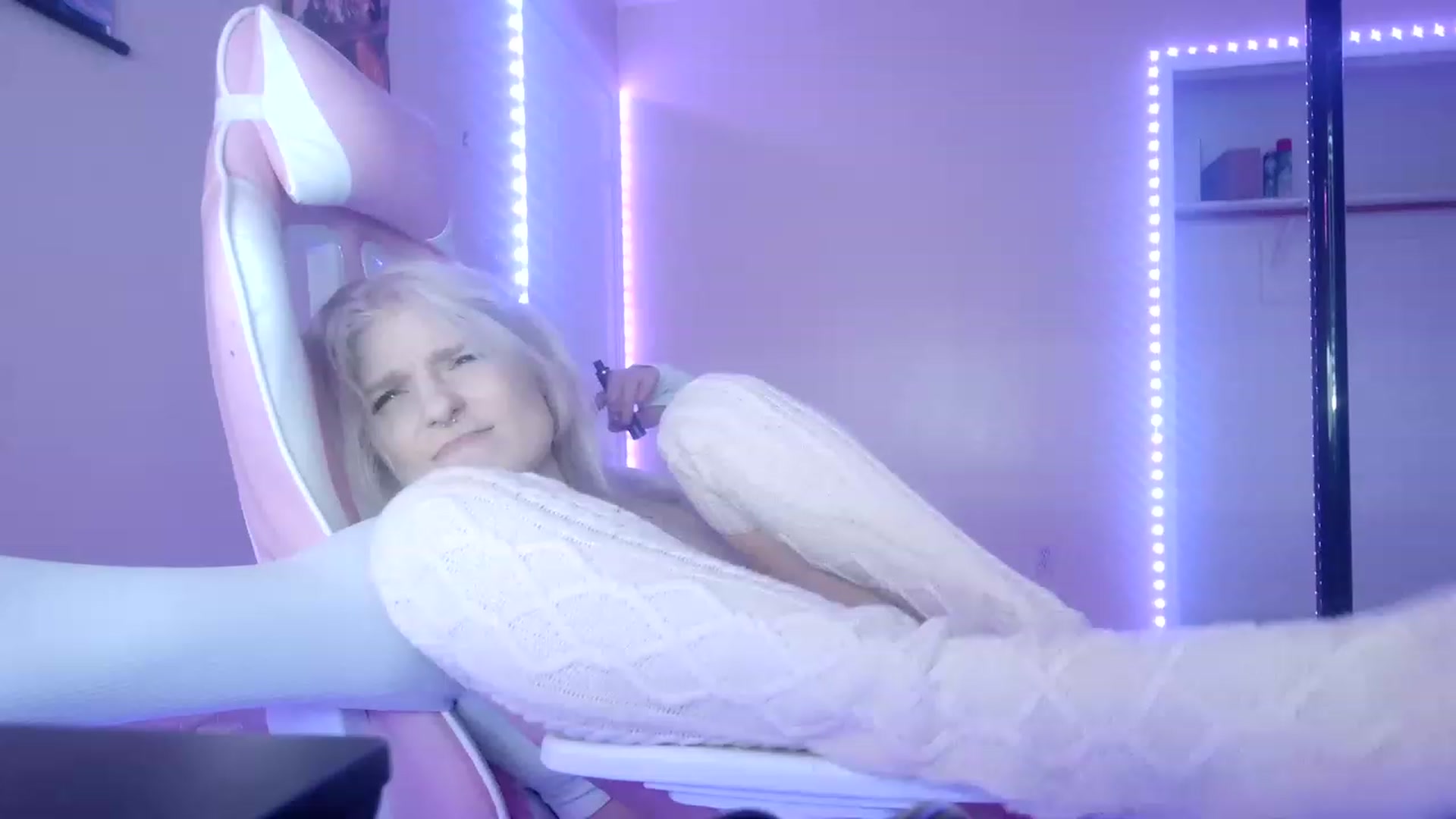 Gallery image thumbnail from DuckChan0's myfreecams stream on, 02/07/2023, 17:22 image 17 of 20