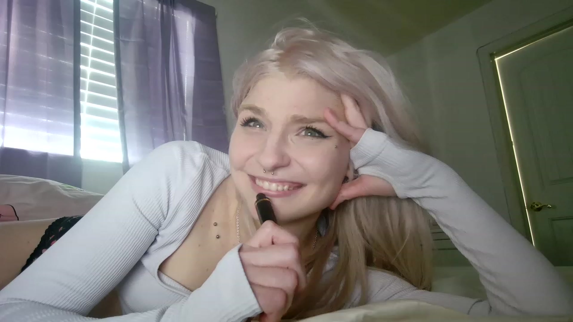 Gallery image thumbnail from DuckChan0's myfreecams stream on, 02/07/2023, 18:05 image 16 of 20