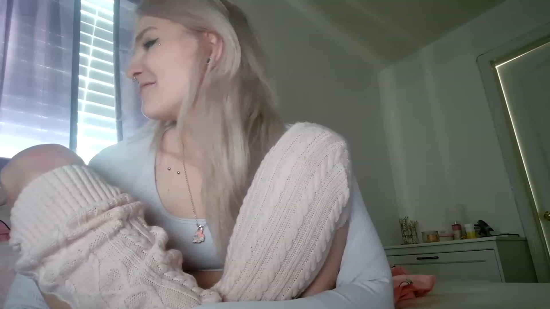 Gallery image thumbnail from DuckChan0's myfreecams stream on, 02/07/2023, 18:05 image 5 of 20