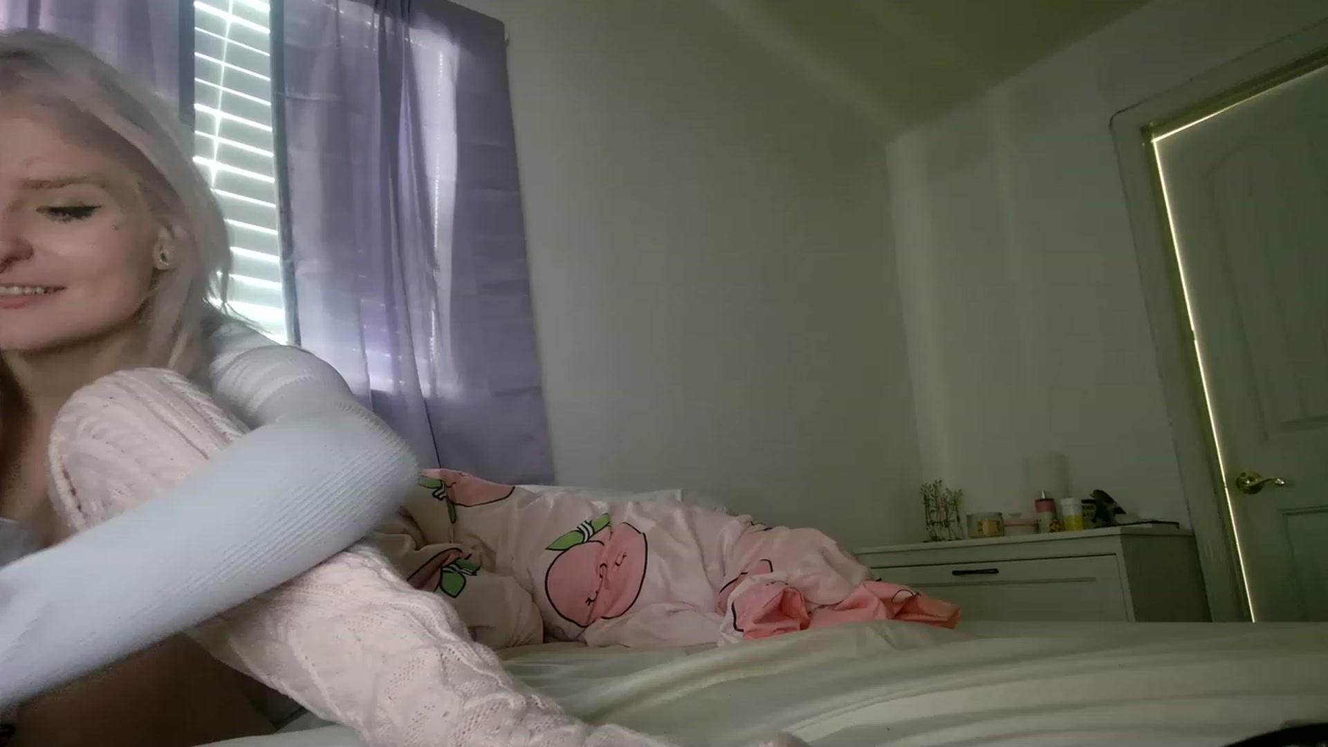 Gallery image thumbnail from DuckChan0's myfreecams stream on, 02/07/2023, 18:05 image 18 of 20
