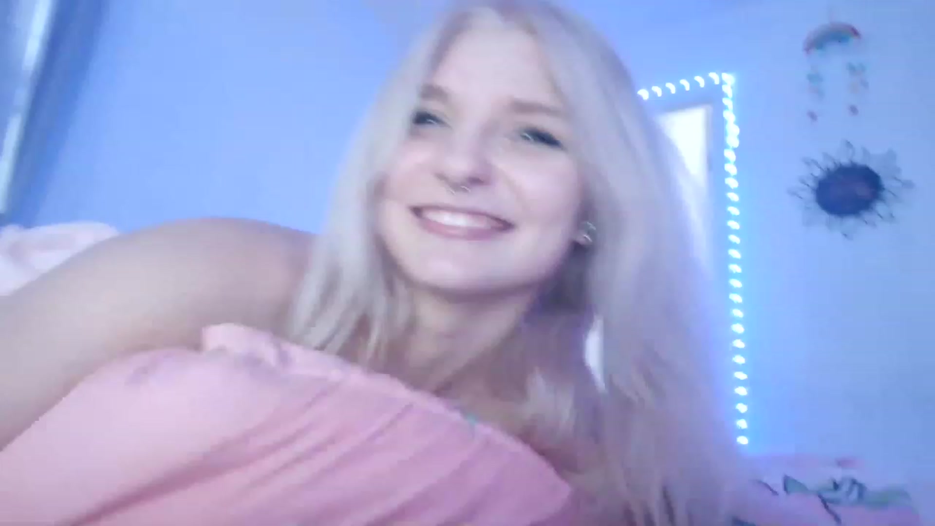Gallery image thumbnail from DuckChan0's myfreecams stream on, 02/10/2023, 18:38 image 13 of 20