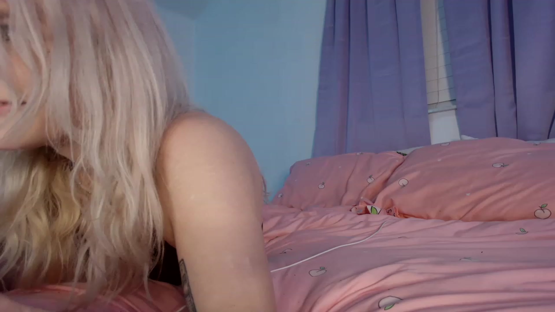 Gallery image thumbnail from DuckChan0's myfreecams stream on, 02/12/2023, 01:46 image 1 of 20
