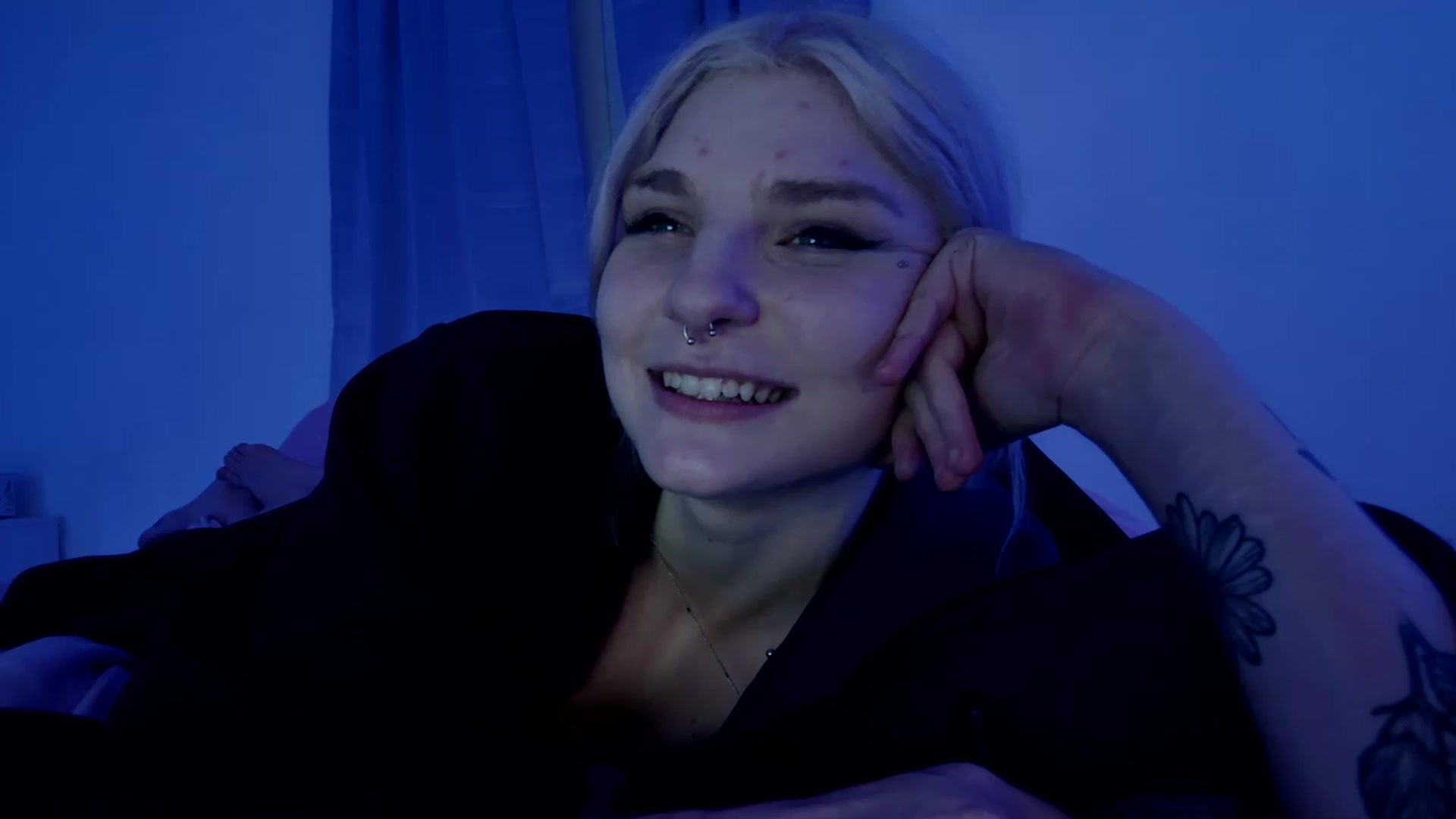 Gallery image thumbnail from DuckChan0's myfreecams stream on, 02/12/2023, 03:12 image 15 of 20