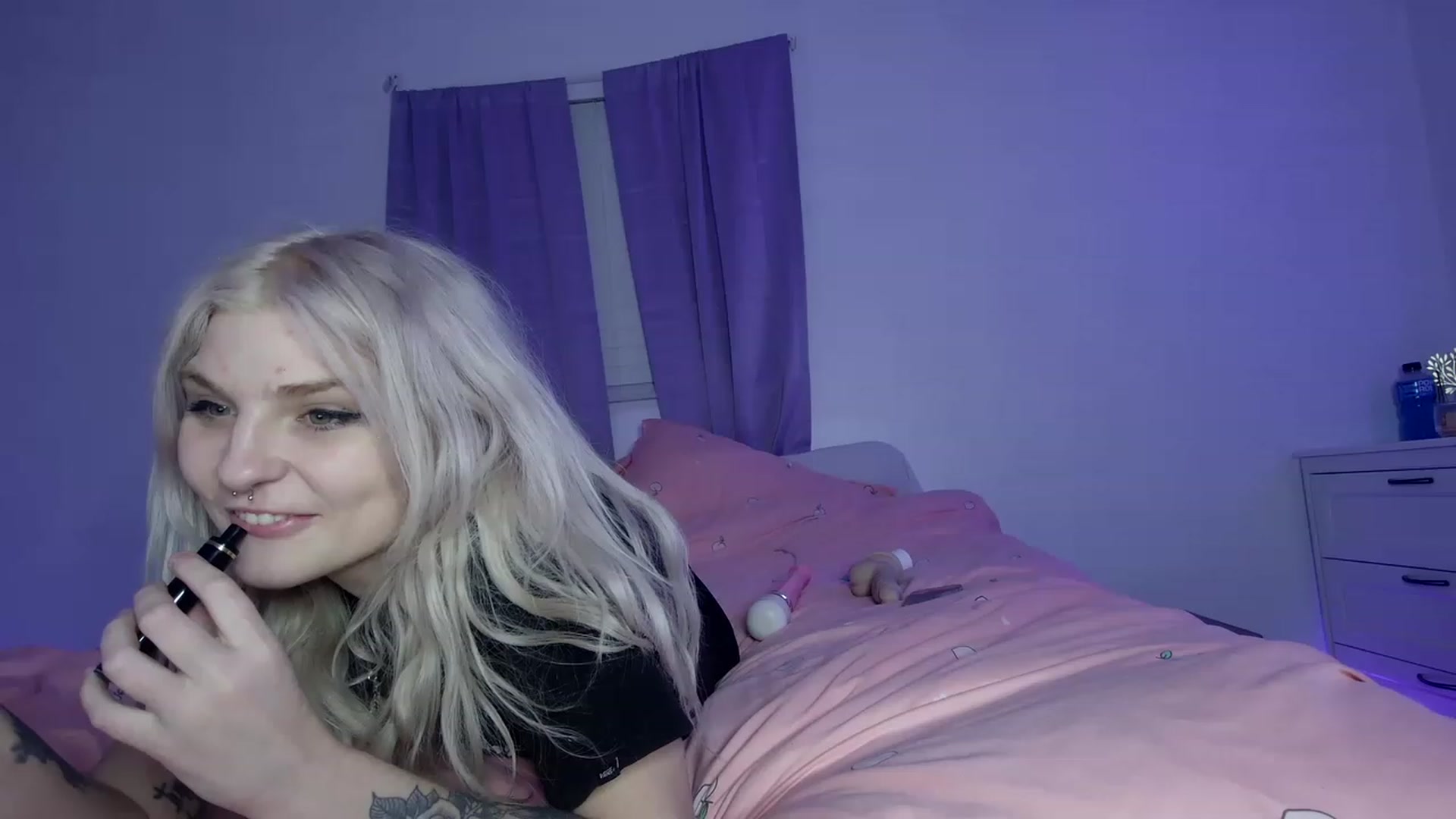 Gallery image thumbnail from DuckChan0's myfreecams stream on, 02/13/2023, 01:20 image 8 of 20