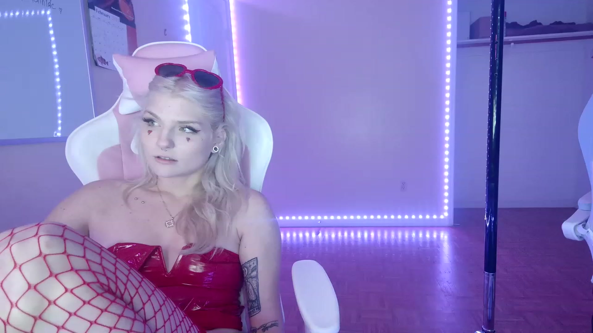 Gallery image thumbnail from DuckChan0's myfreecams stream on, 02/14/2023, 19:11 image 13 of 20