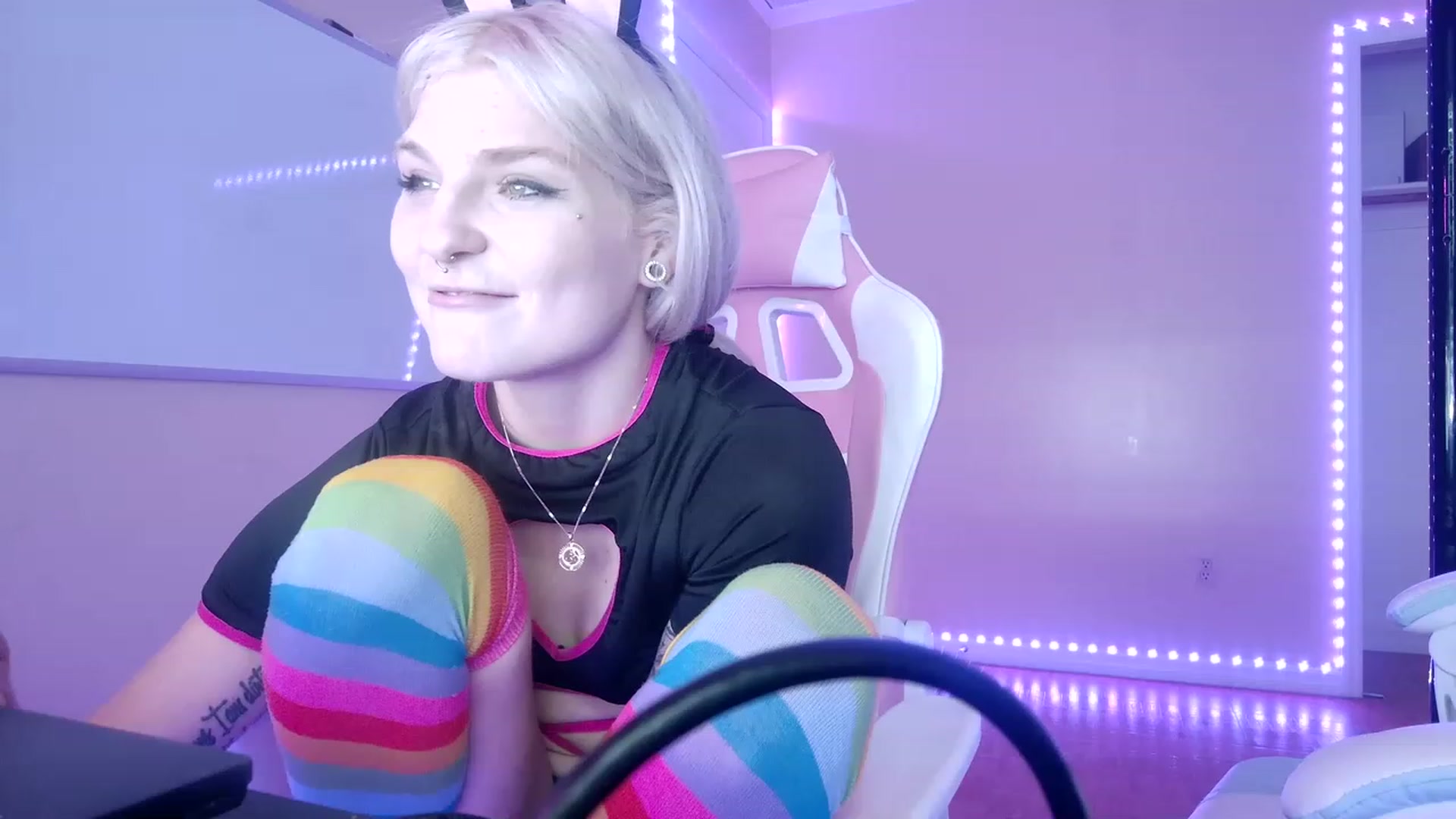 Gallery image thumbnail from DuckChan0's myfreecams stream on, 02/15/2023, 16:02 image 18 of 20