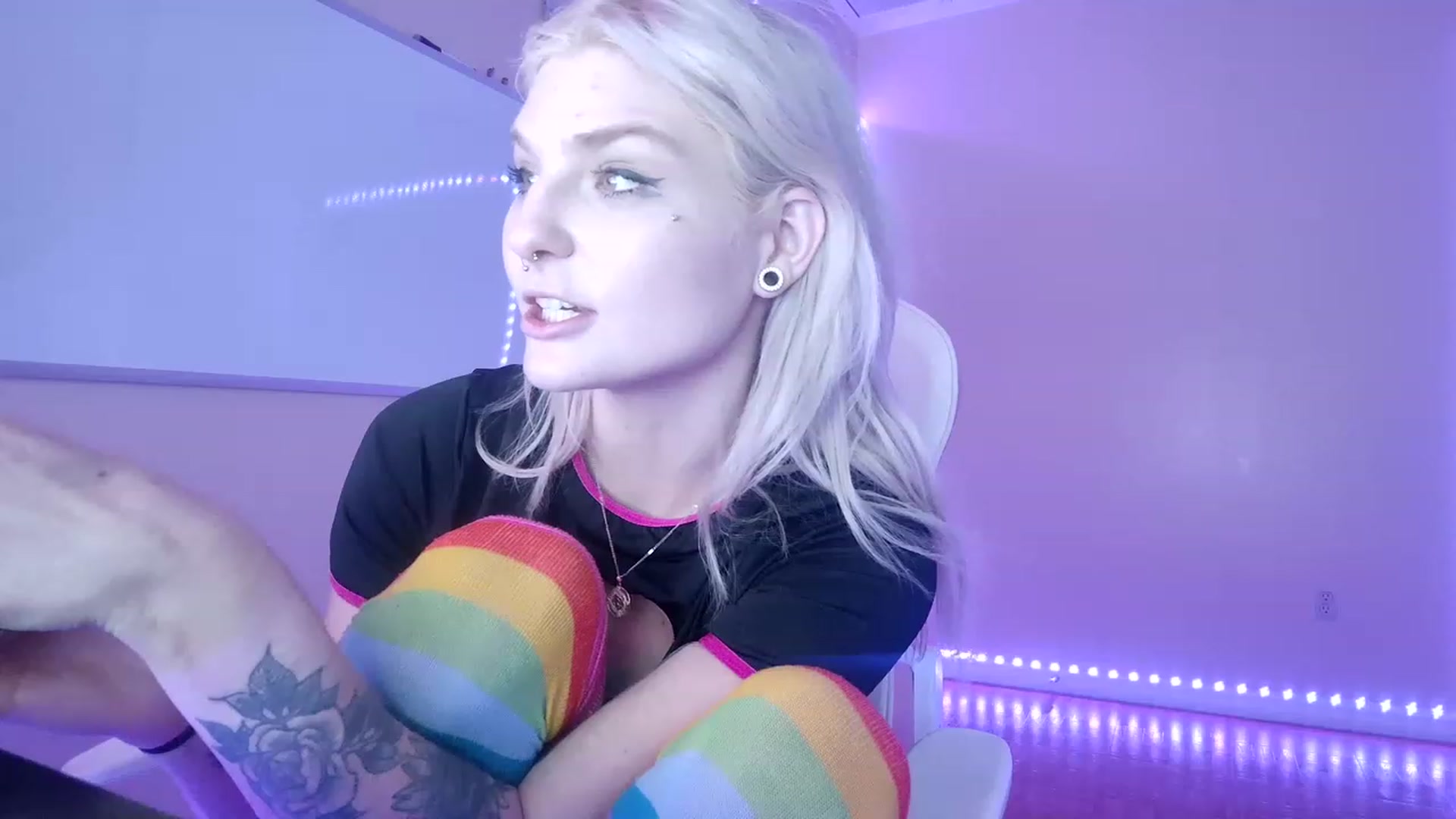 Gallery image thumbnail from DuckChan0's myfreecams stream on, 02/15/2023, 17:41 image 4 of 20