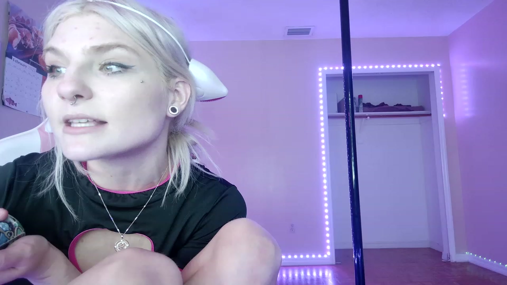 Gallery image thumbnail from DuckChan0's myfreecams stream on, 02/15/2023, 17:41 image 19 of 20