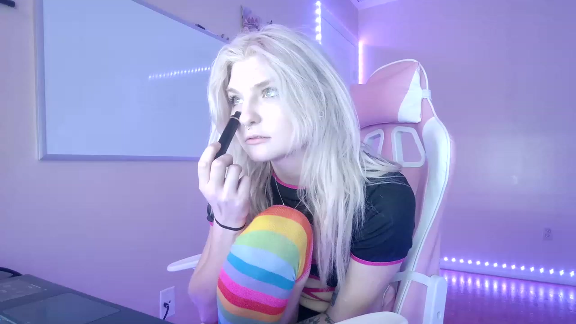 Gallery image thumbnail from DuckChan0's myfreecams stream on, 02/15/2023, 17:41 image 1 of 20