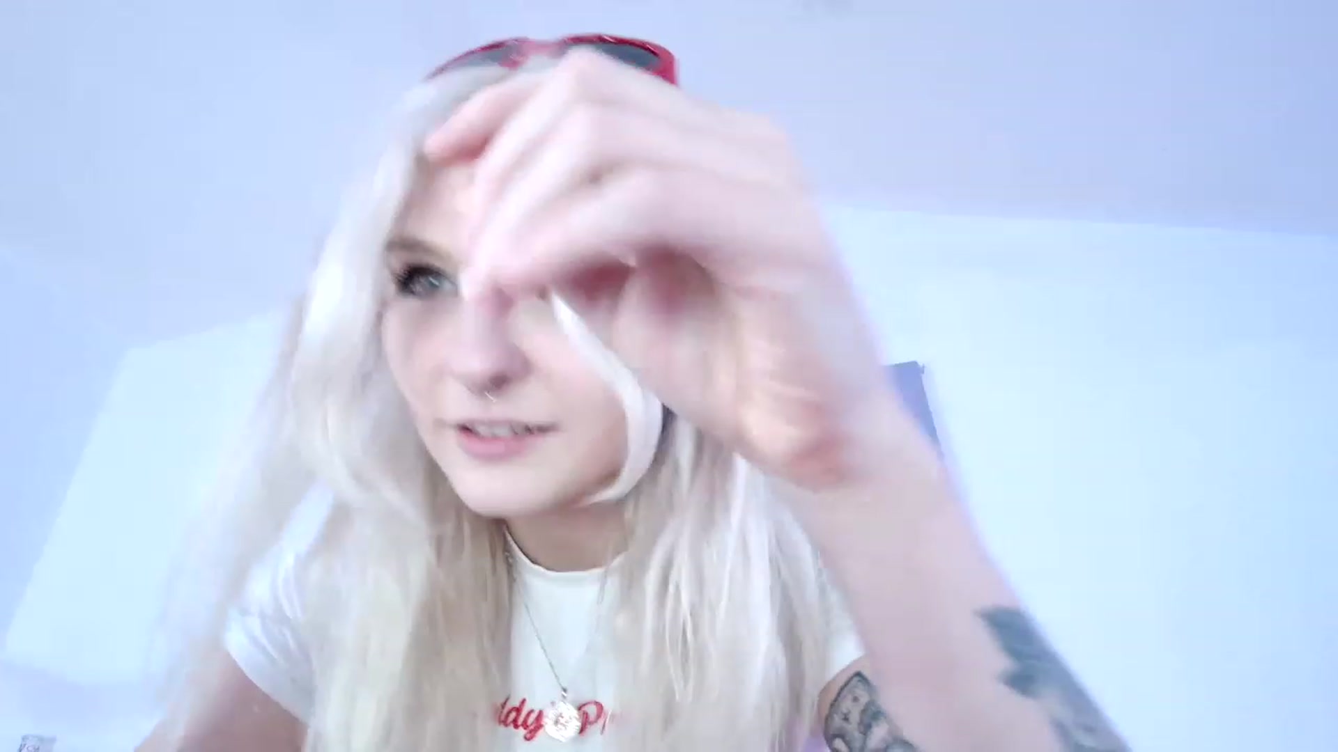 Gallery image thumbnail from DuckChan0's myfreecams stream on, 02/19/2023, 01:28 image 3 of 20