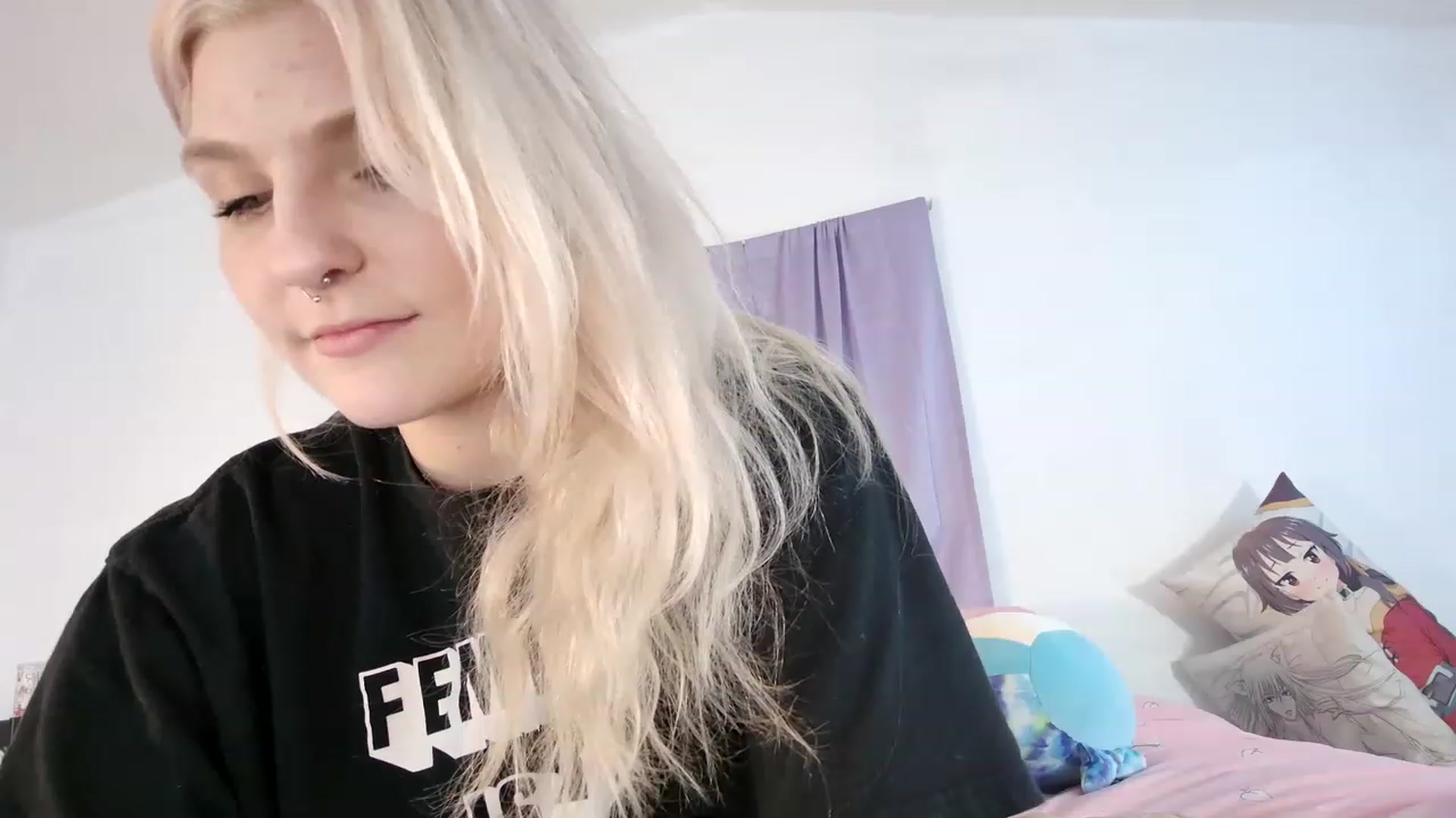 Gallery image thumbnail from DuckChan0's myfreecams stream on, 02/20/2023, 24:43 image 9 of 20