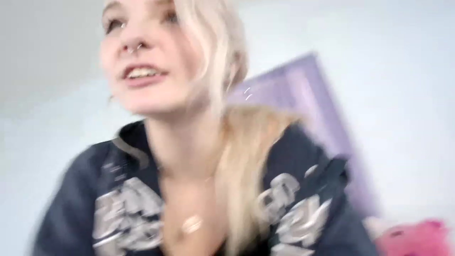 Gallery image thumbnail from DuckChan0's myfreecams stream on, 02/22/2023, 18:45 image 10 of 20