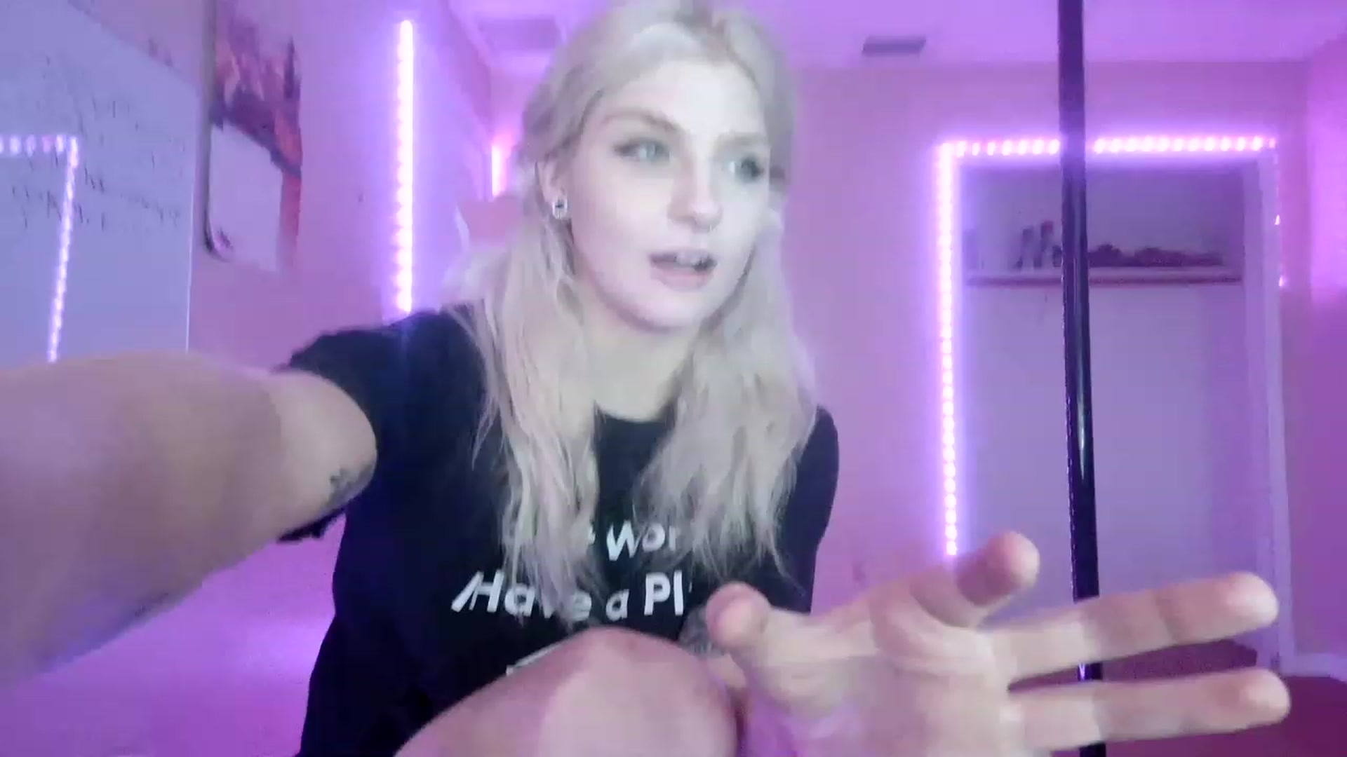 Gallery image thumbnail from DuckChan0's myfreecams stream on, 02/23/2023, 17:53 image 3 of 20