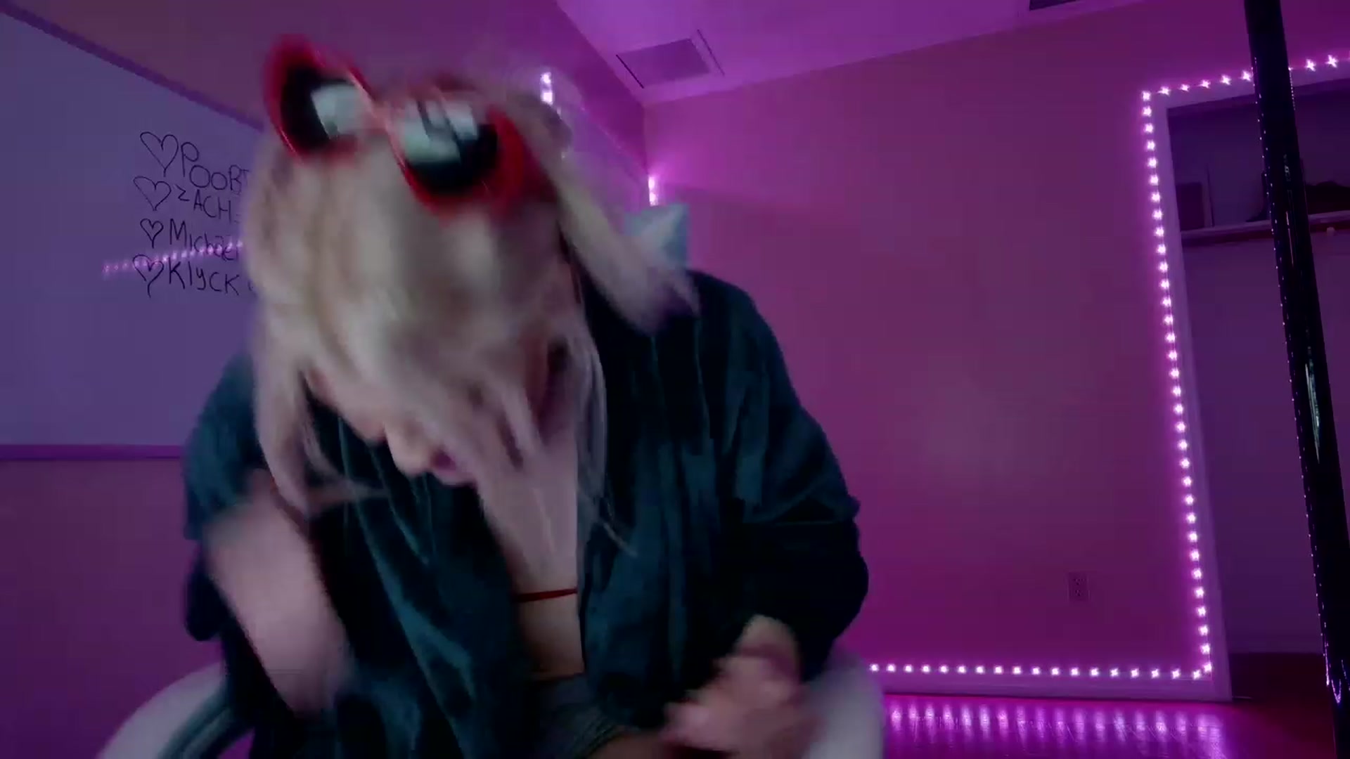 Gallery image thumbnail from DuckChan0's myfreecams stream on, 02/28/2023, 19:08 image 9 of 20