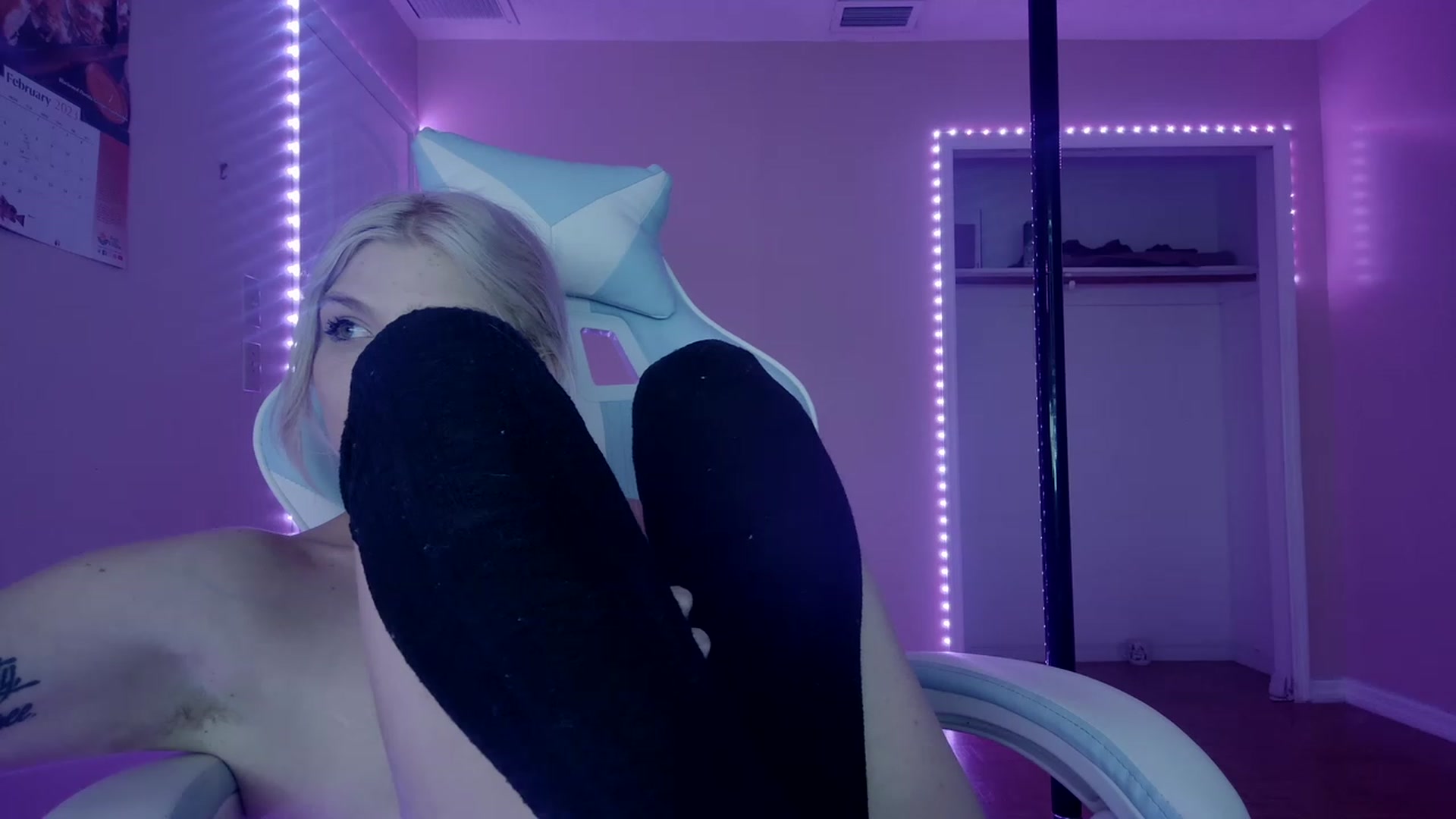 Gallery image thumbnail from DuckChan0's myfreecams stream on, 03/01/2023, 17:49 image 10 of 20