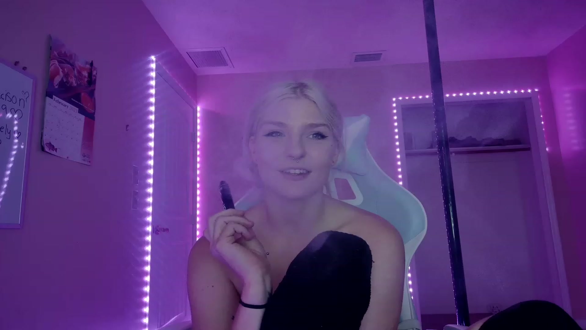 Gallery image thumbnail from DuckChan0's myfreecams stream on, 03/01/2023, 17:49 image 9 of 20