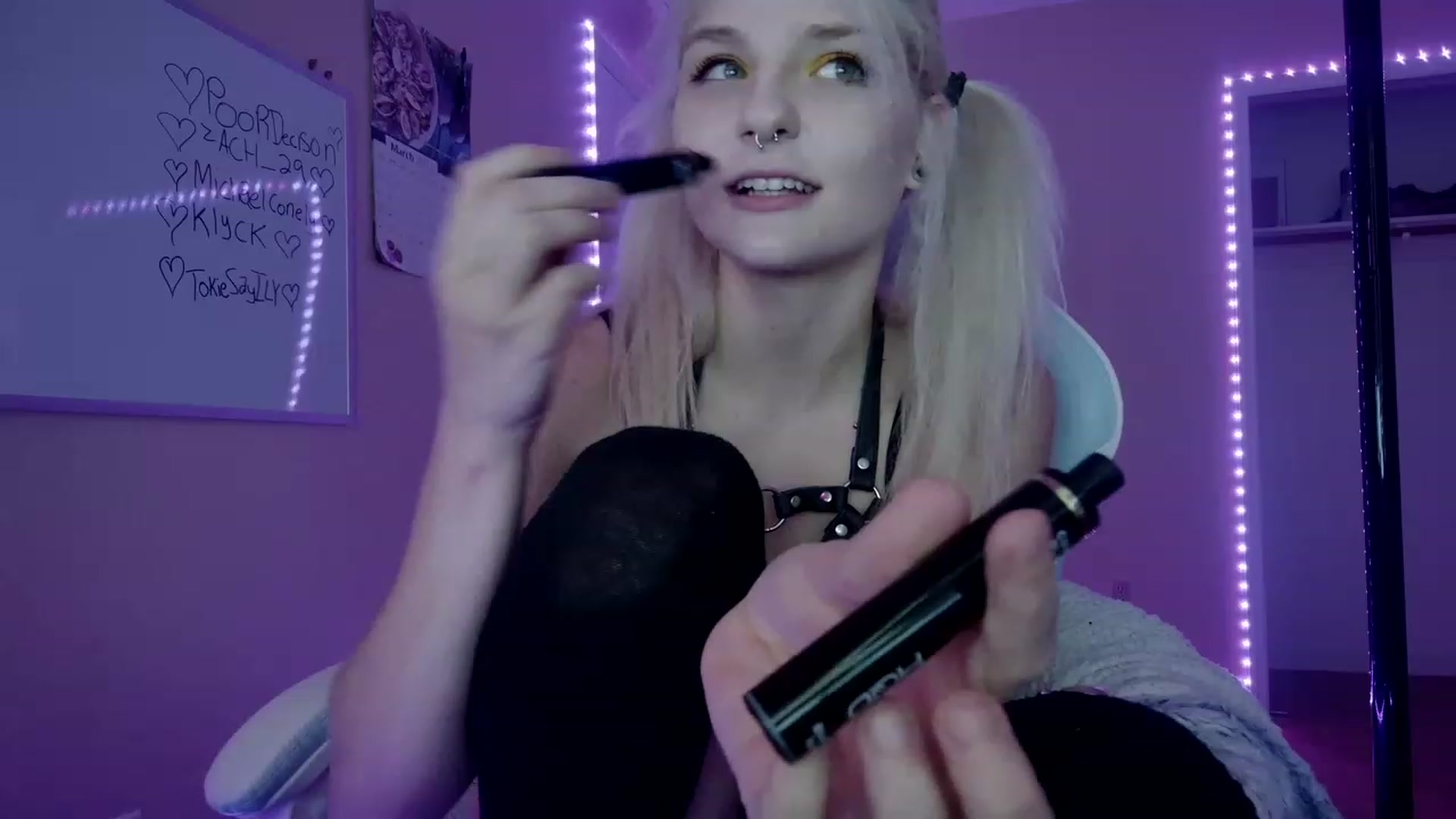 Gallery image thumbnail from DuckChan0's myfreecams stream on, 03/07/2023, 18:09 image 6 of 20