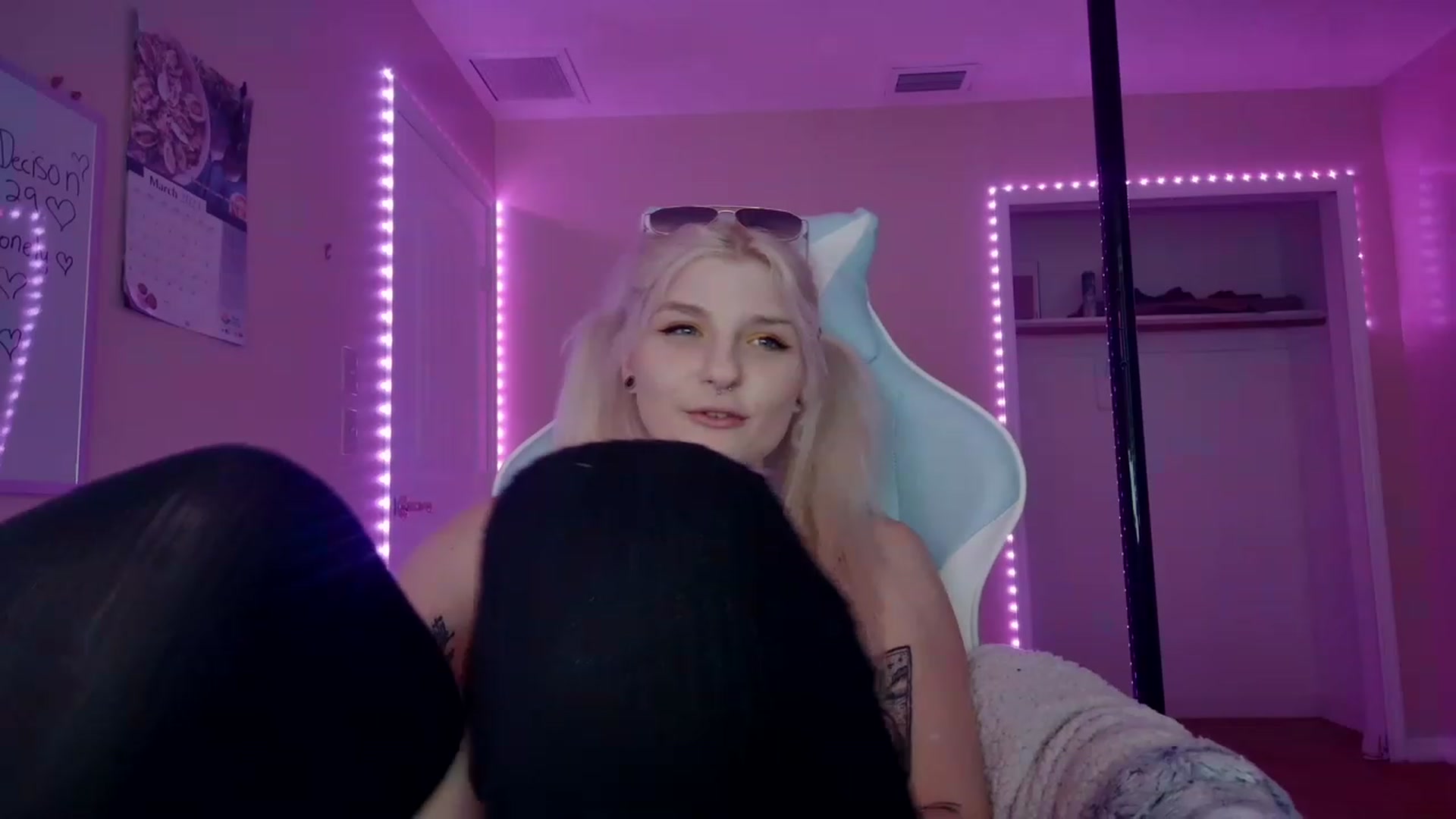 Gallery image thumbnail from DuckChan0's myfreecams stream on, 03/07/2023, 18:09 image 10 of 20
