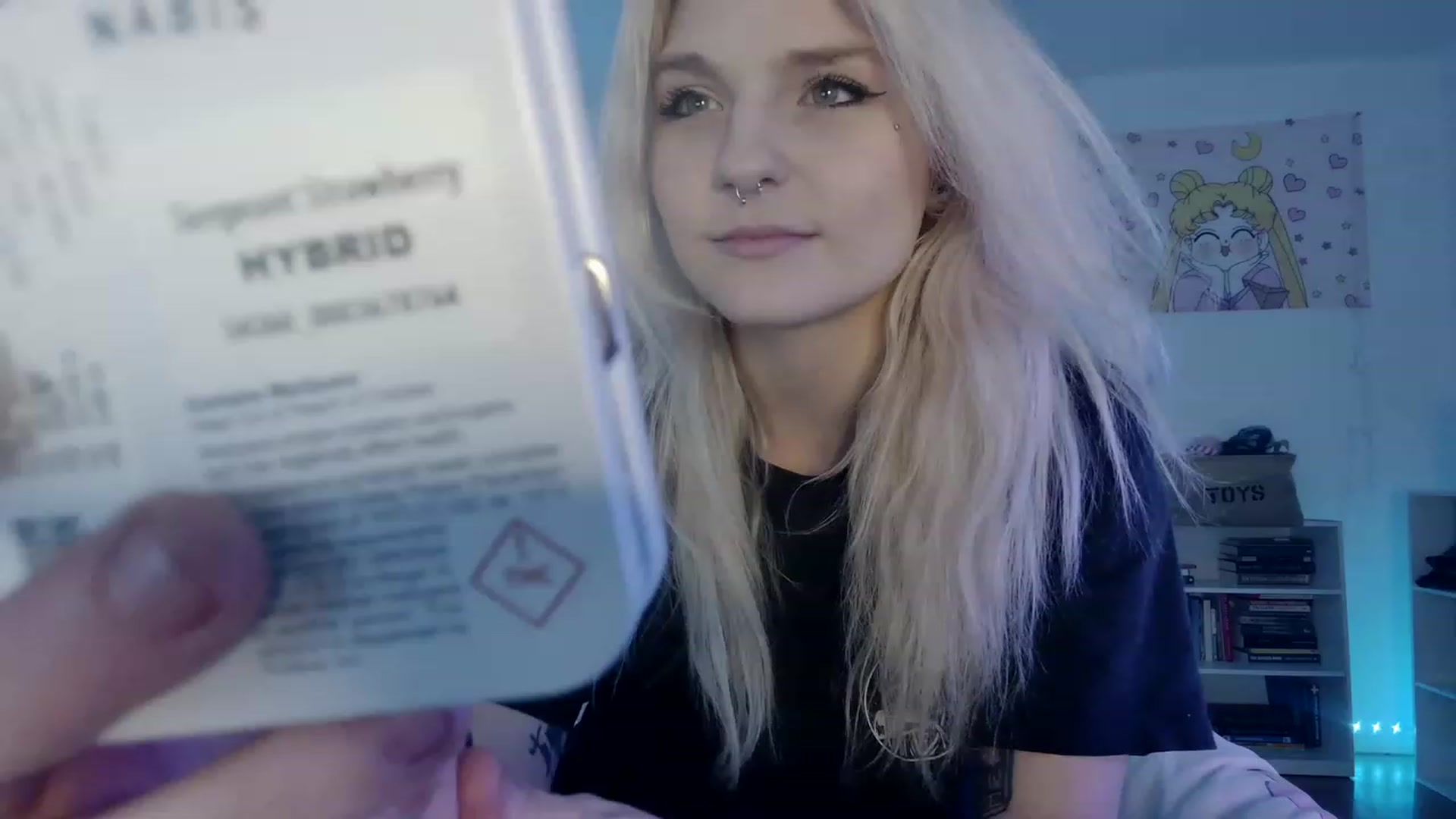 Gallery image thumbnail from DuckChan0's myfreecams stream on, 03/12/2023, 24:52 image 7 of 20