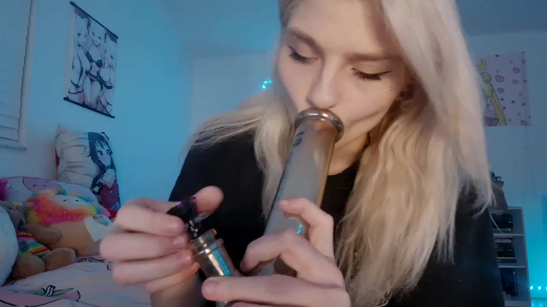 Gallery image thumbnail from DuckChan0's myfreecams stream on, 03/12/2023, 24:52 image 13 of 20