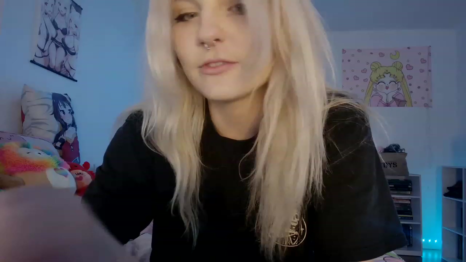Gallery image thumbnail from DuckChan0's myfreecams stream on, 03/12/2023, 24:52 image 12 of 20