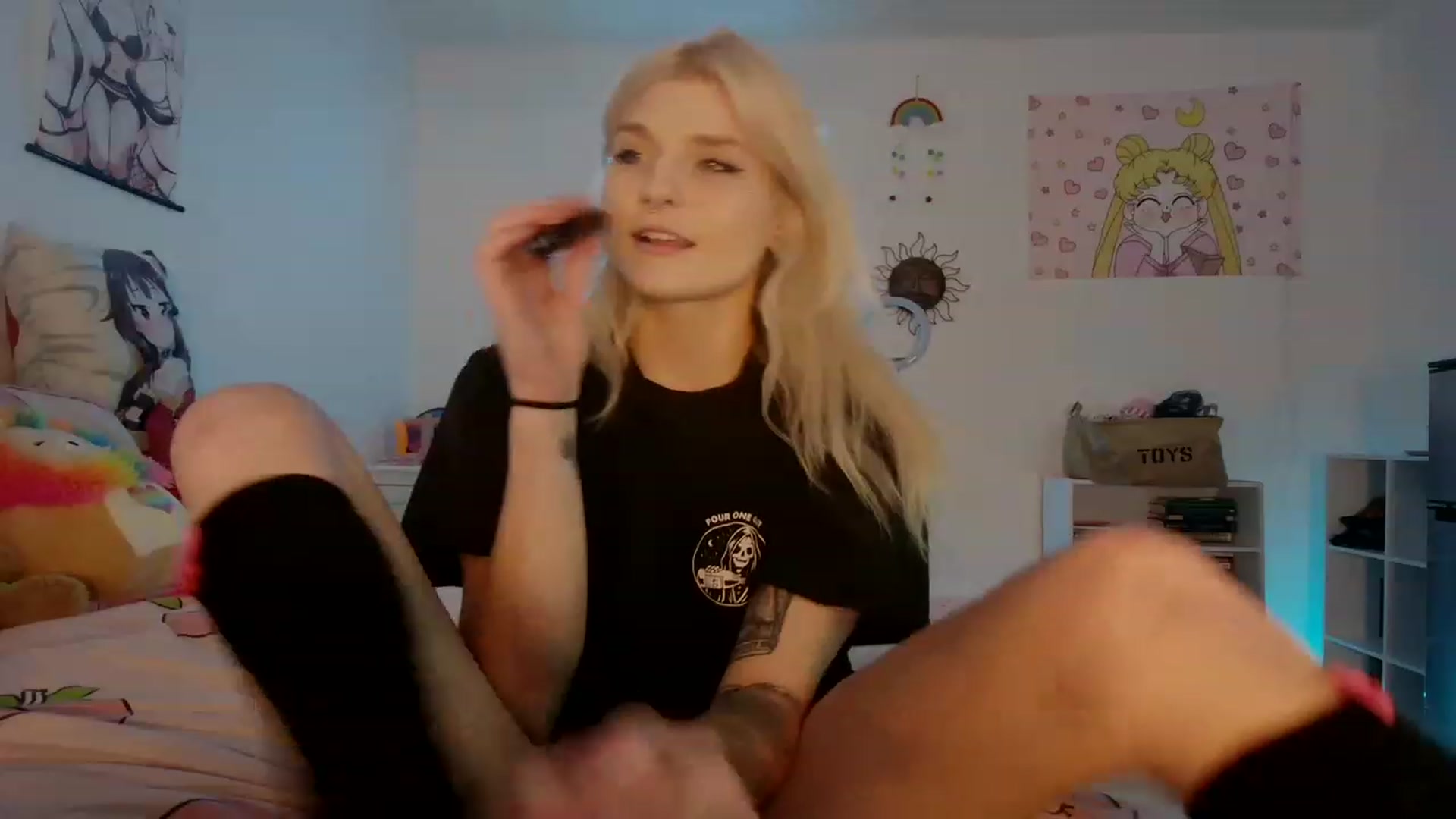 Gallery image thumbnail from DuckChan0's myfreecams stream on, 03/12/2023, 24:52 image 20 of 20
