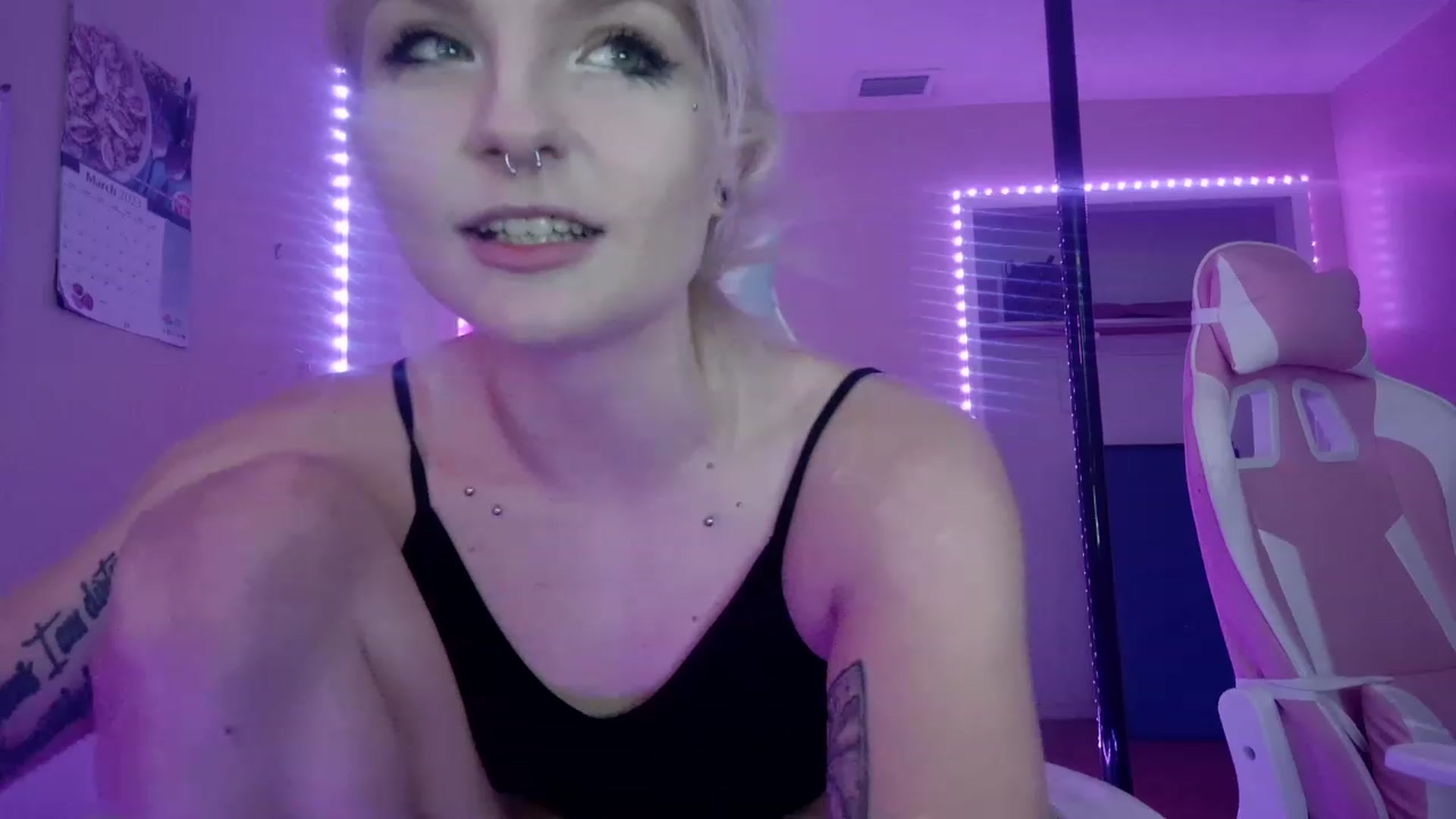 Gallery image thumbnail from DuckChan0's myfreecams stream on, 03/15/2023, 15:57 image 5 of 20