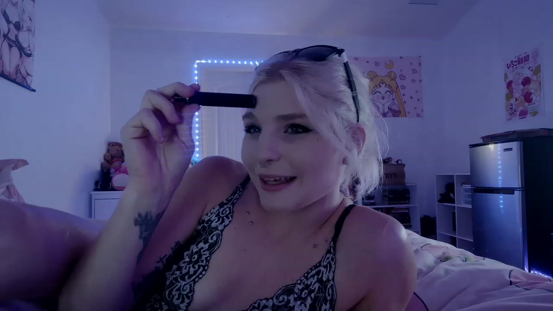 Gallery image thumbnail from DuckChan0's myfreecams stream on, 03/19/2023, 24:42 image 6 of 20